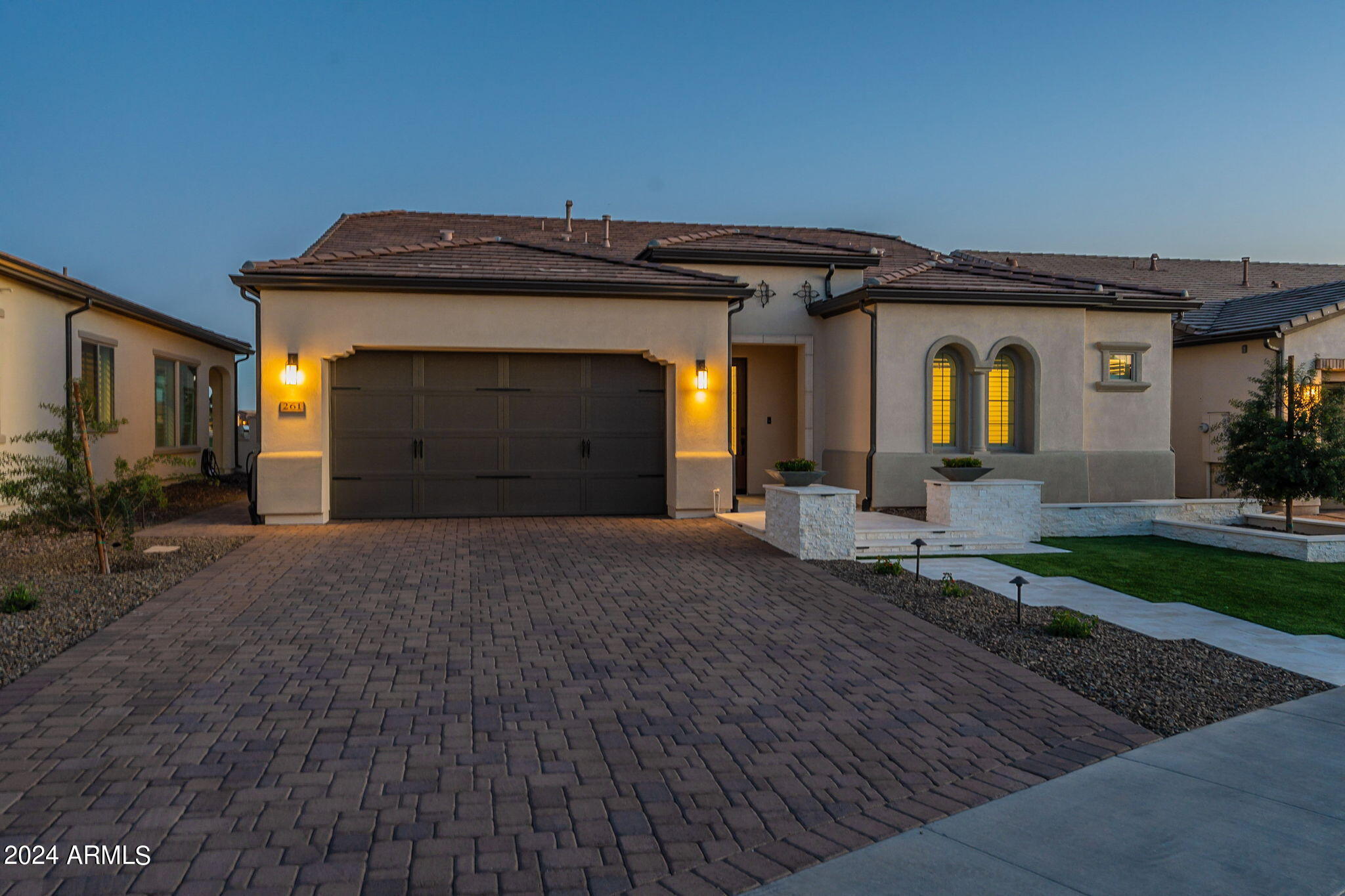 261 E BRACCIANO Avenue