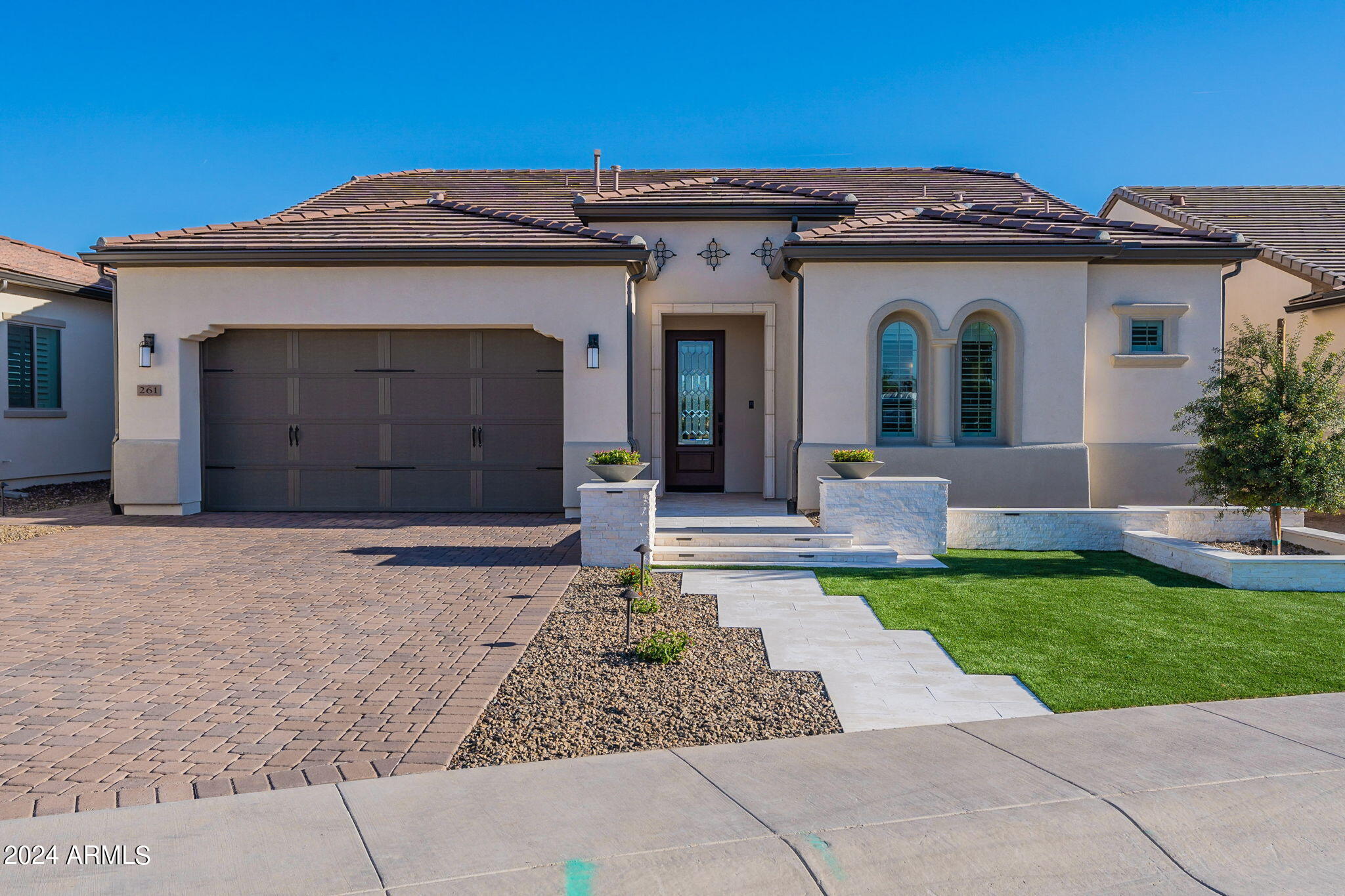 261 E BRACCIANO Avenue