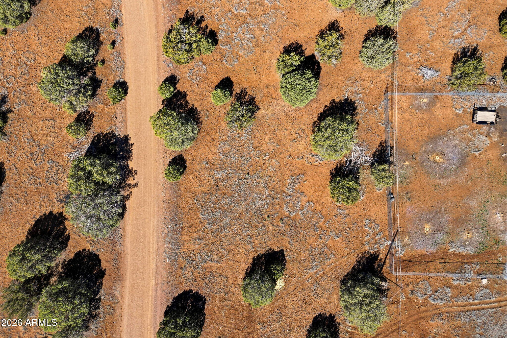 WHITE MOUNTAIN LAKE ESTATES - Land