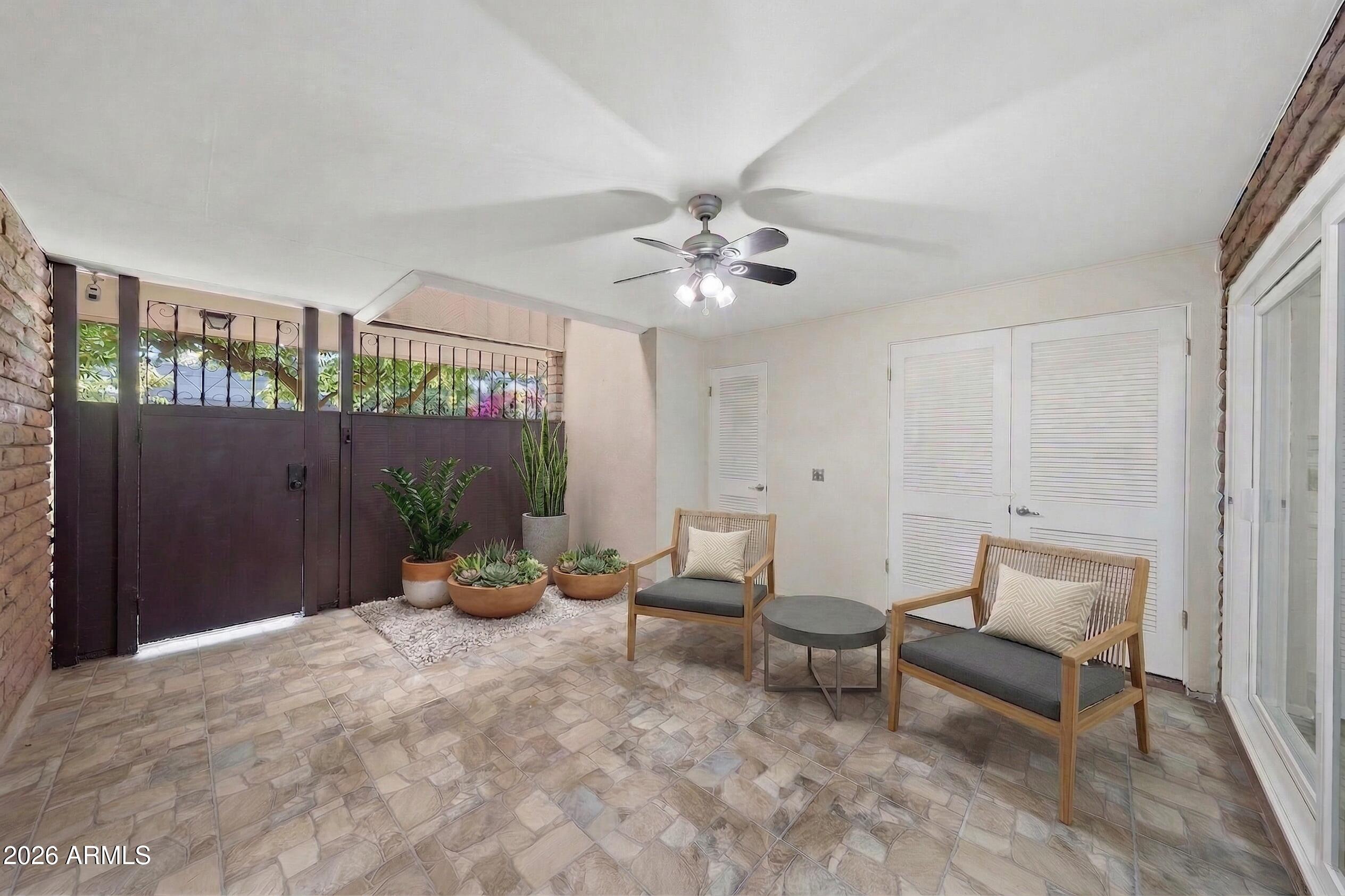 10 W NORTHERN Avenue 2