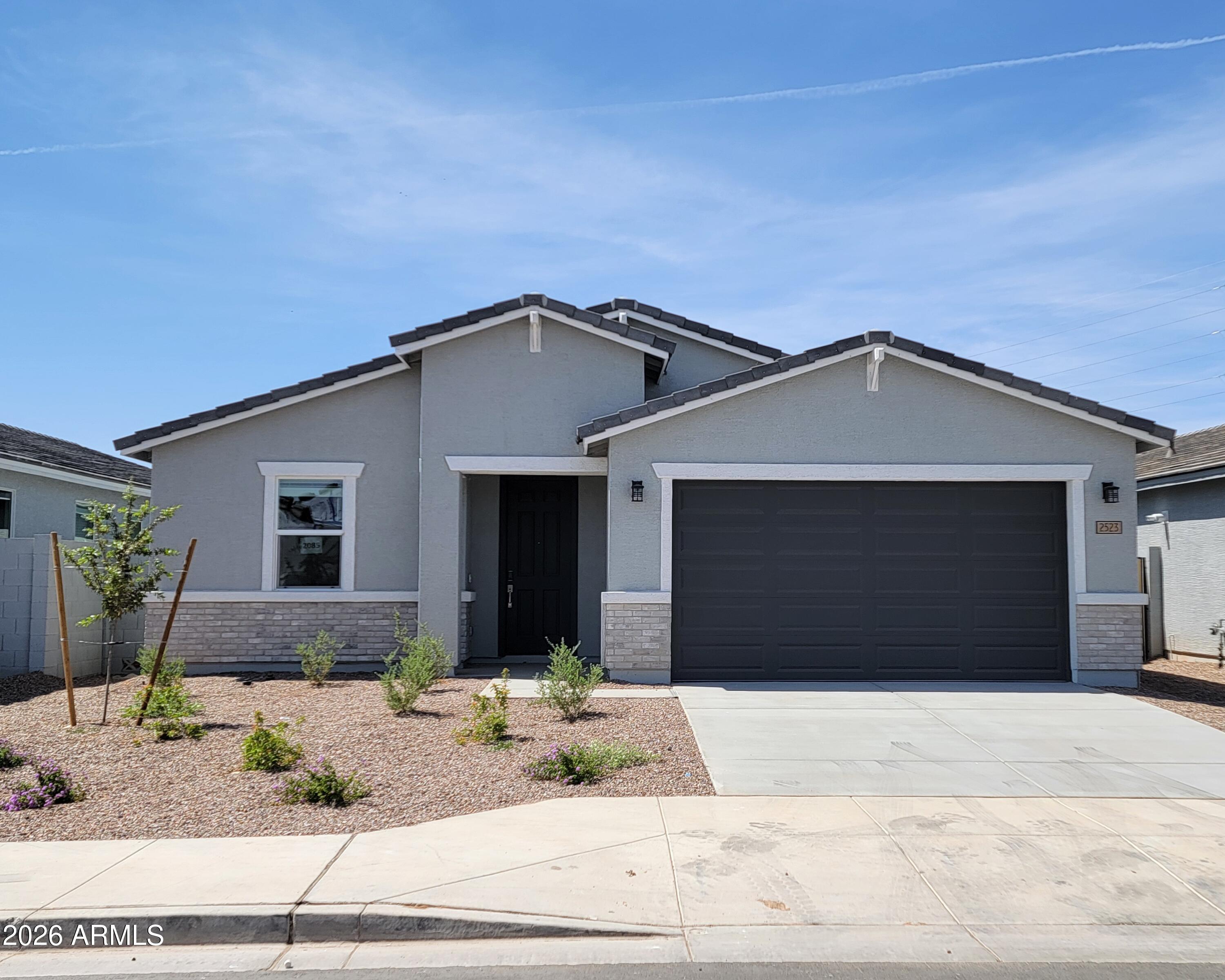 2523 E VINTAGE Drive