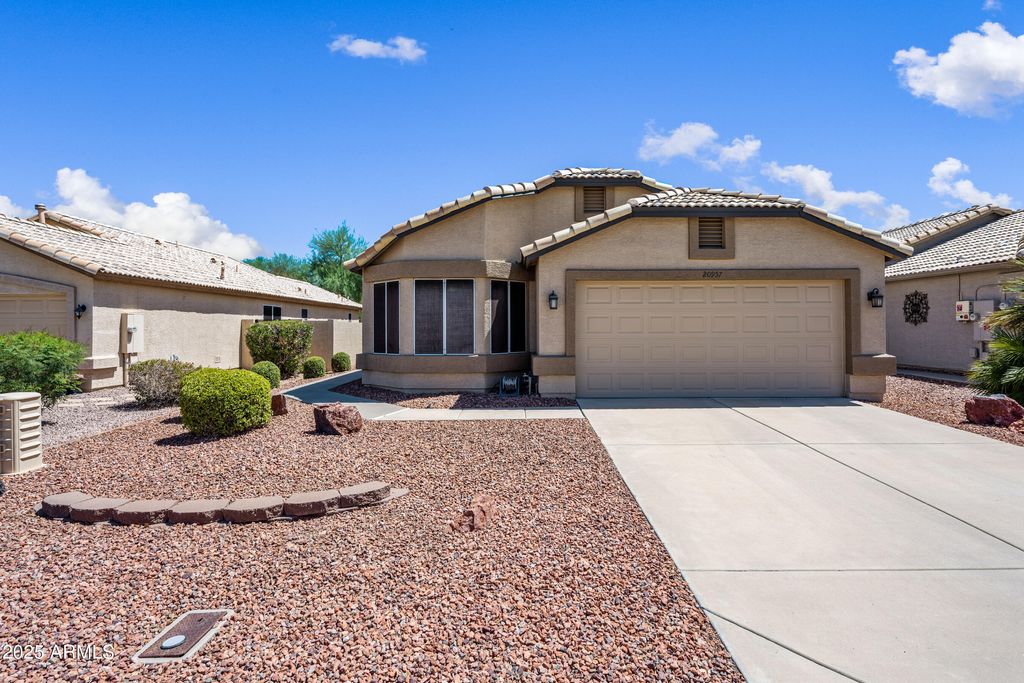 Photo of 20957 N 107th Drive, Peoria, AZ 85373 (MLS # 6919773)