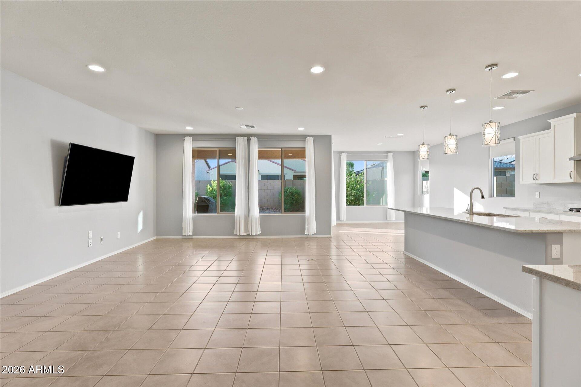 7280 W CACTUS WREN Way