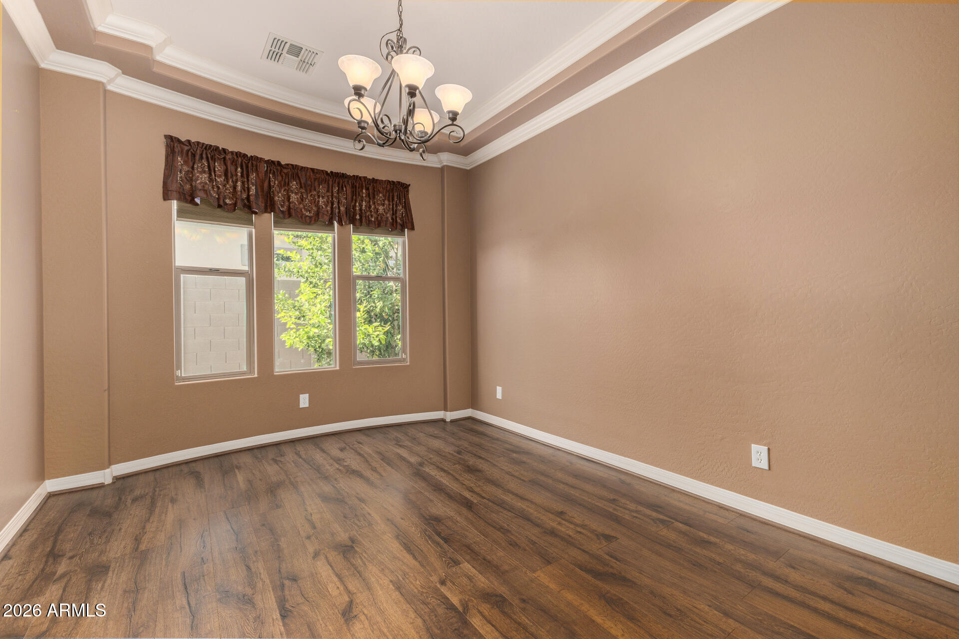 19408 W PASADENA Avenue