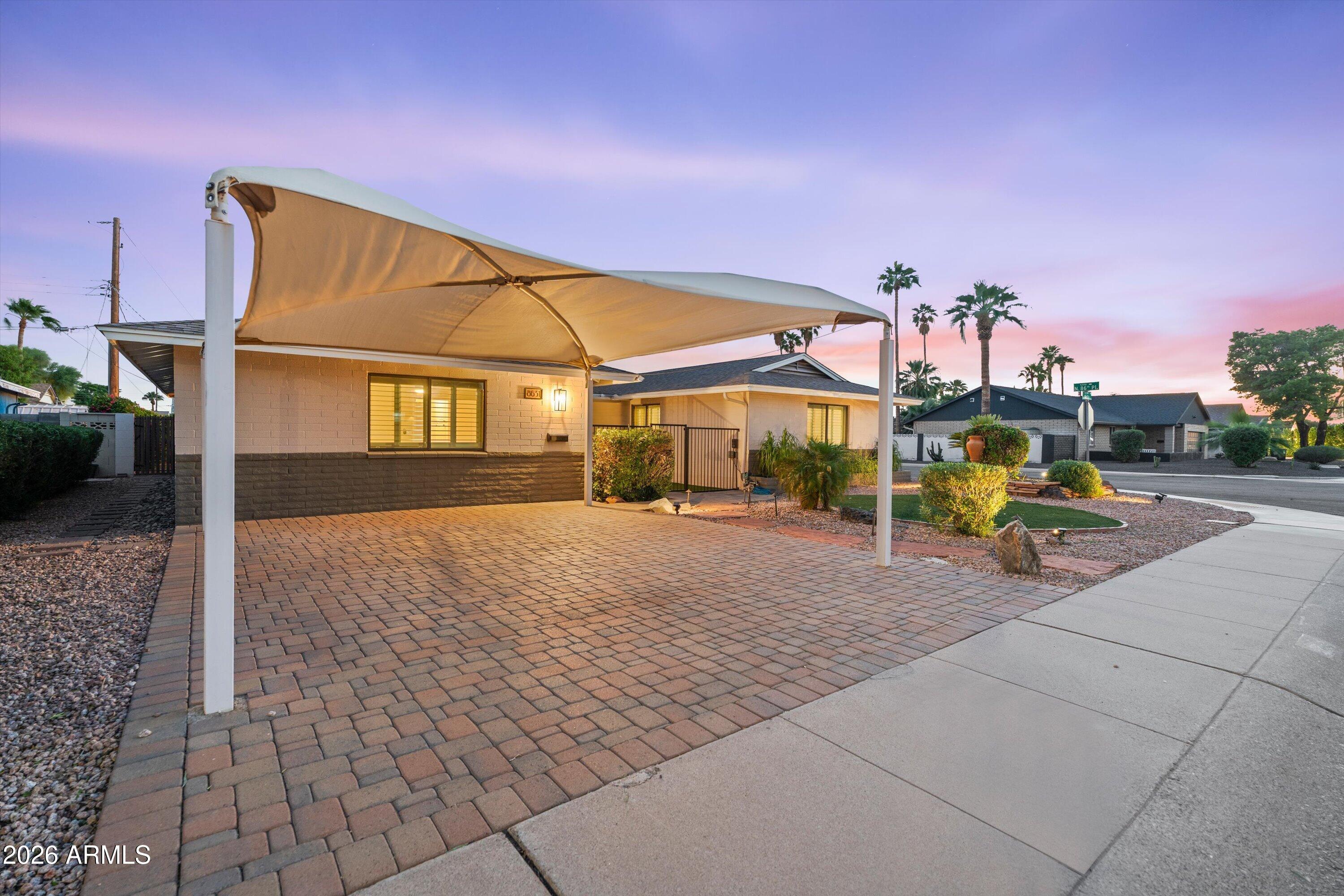 8631 E VISTA Drive