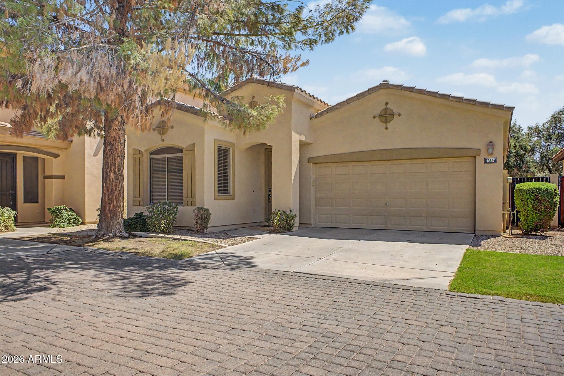 1887 W PERIWINKLE Way