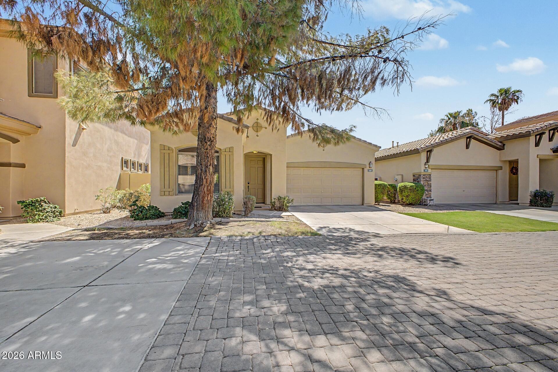 1887 W PERIWINKLE Way