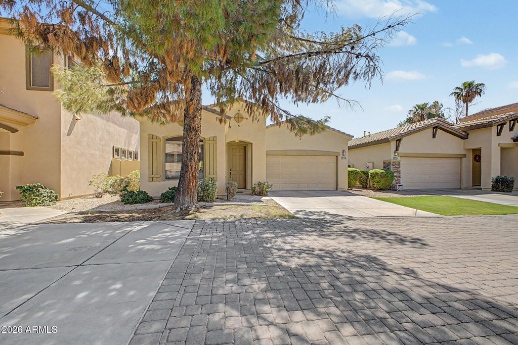 Photo of 1887 W Periwinkle Way, Chandler, AZ 85248 (MLS # 7080201)