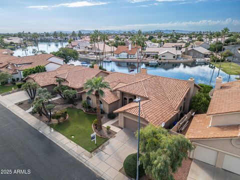 510 S LAGOON Drive Gilbert AZ 85233