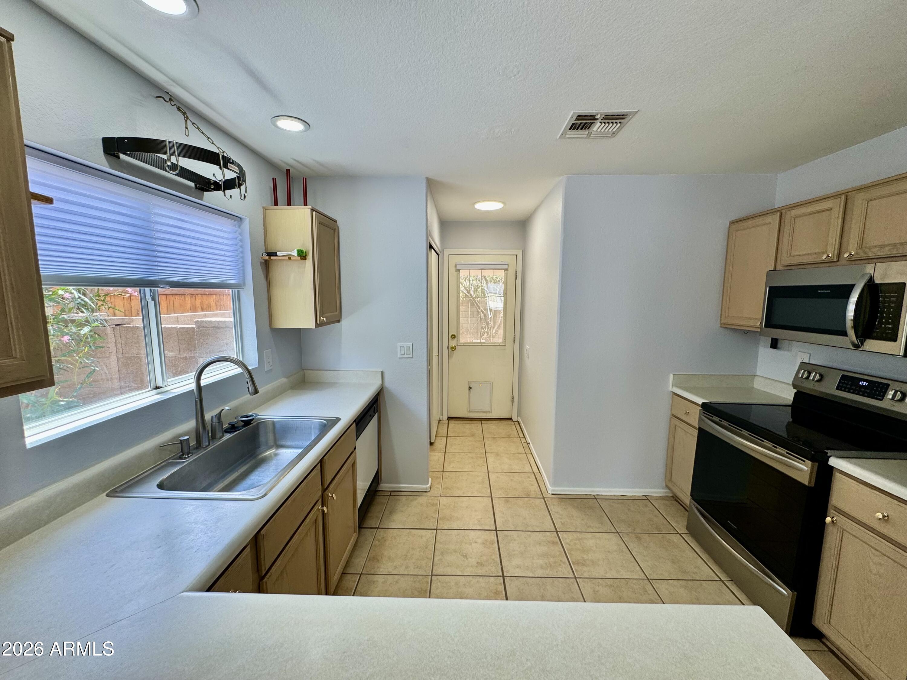 RENAISSANCE POINT - Residential