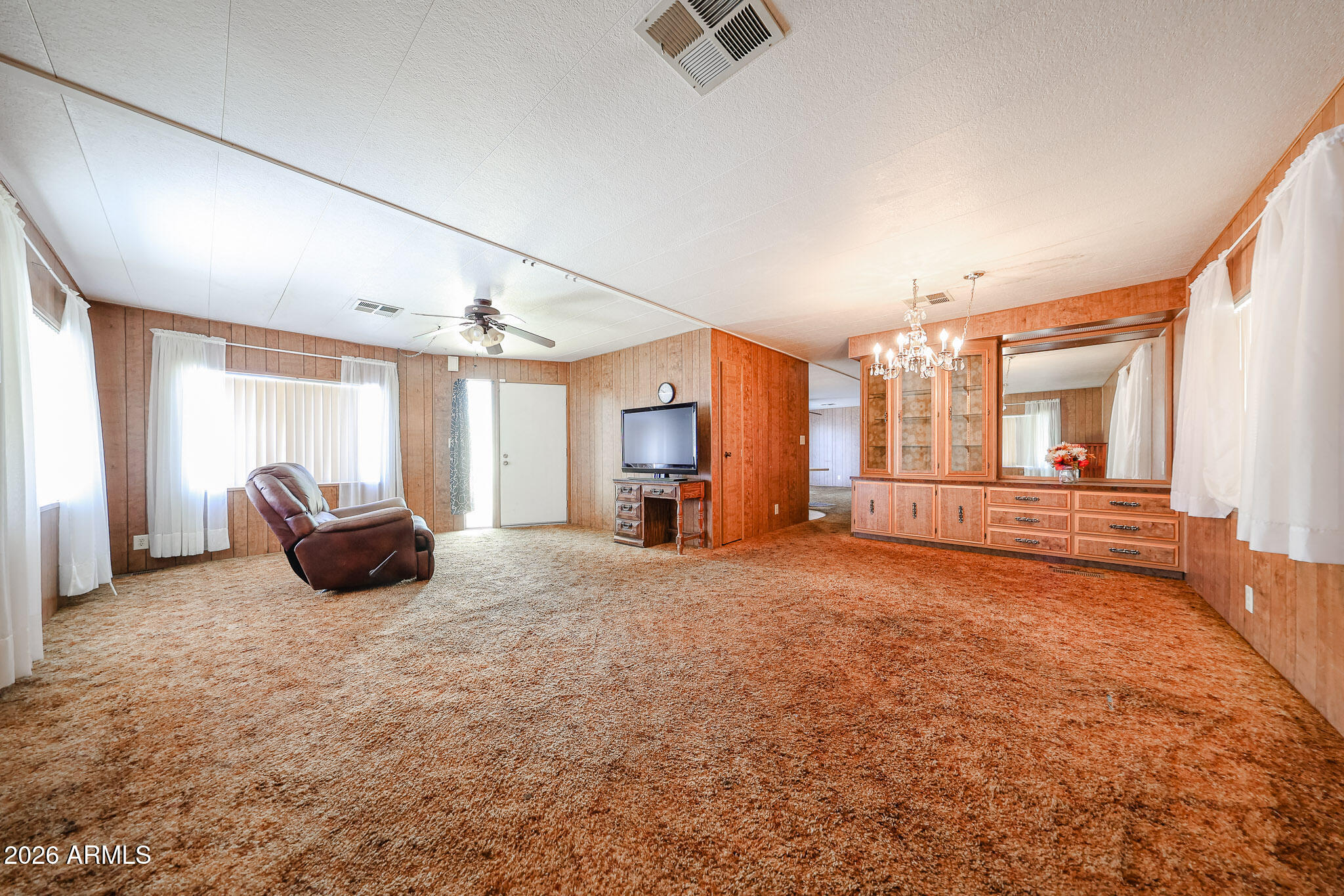 3104 E BROADWAY Road 272