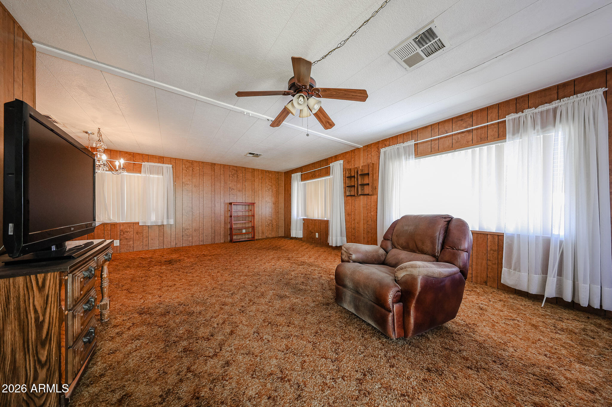 3104 E BROADWAY Road 272