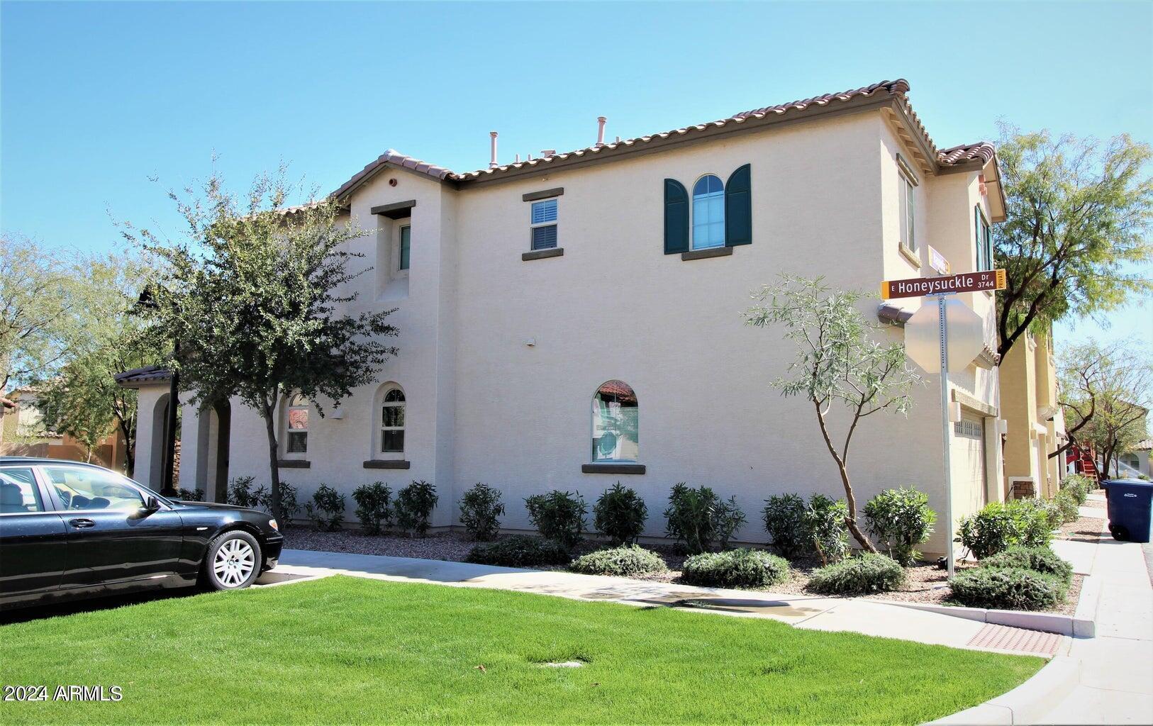 3173 S Magnolia Lane