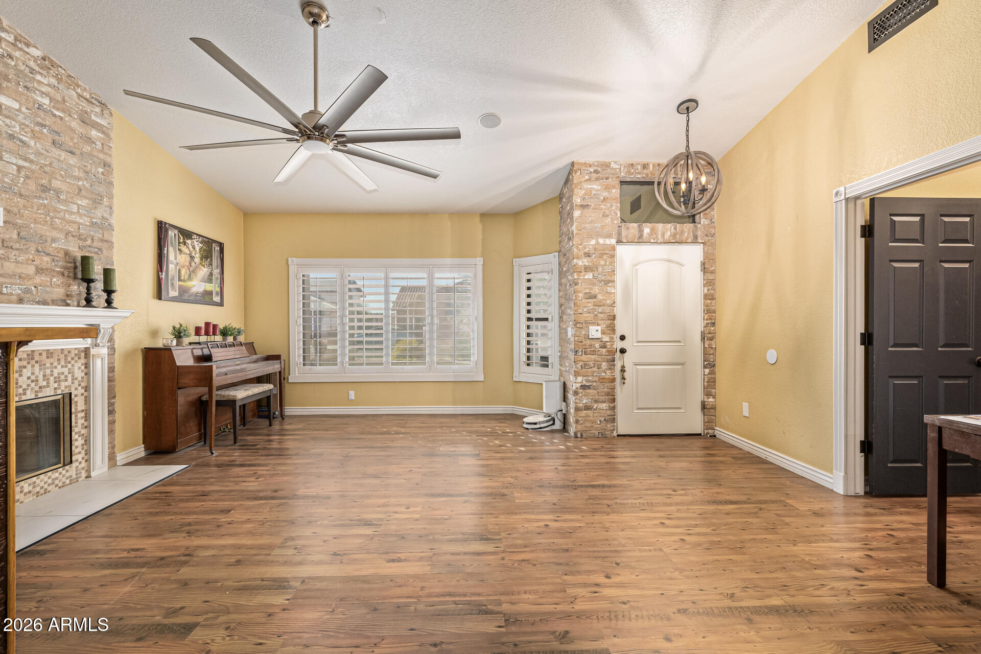 7220 W LARKSPUR Drive