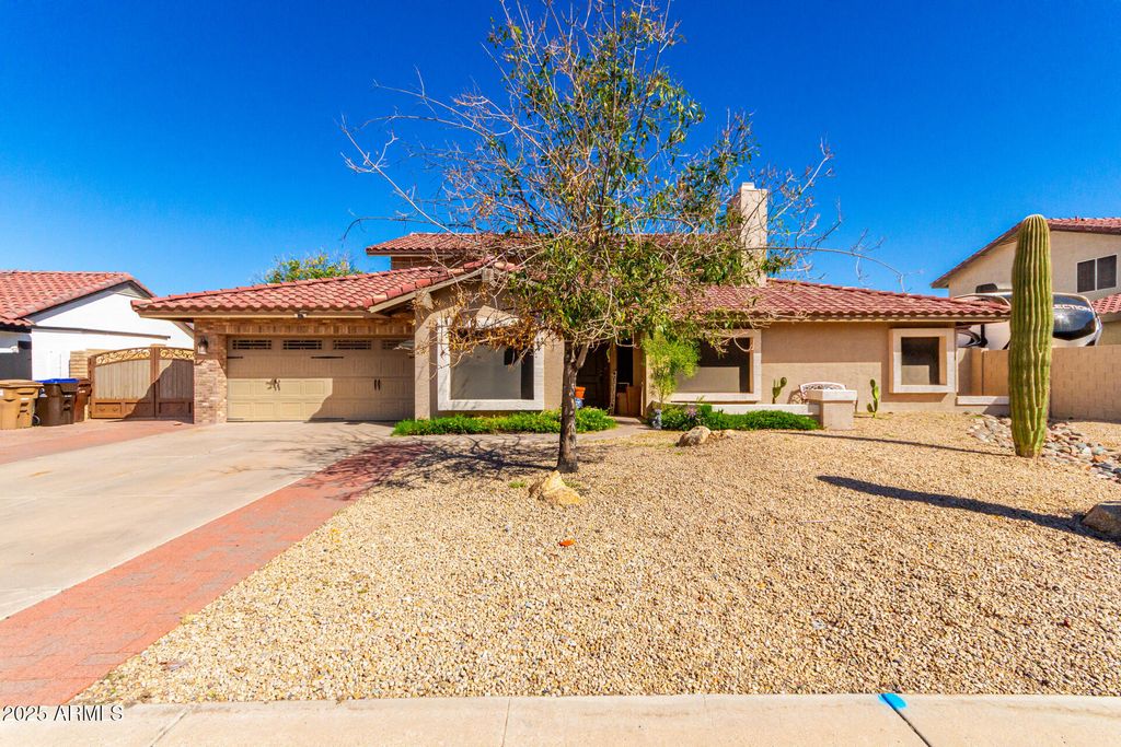 Photo of 7220 W Larkspur Drive, Peoria, AZ 85381 (MLS # 6927446)