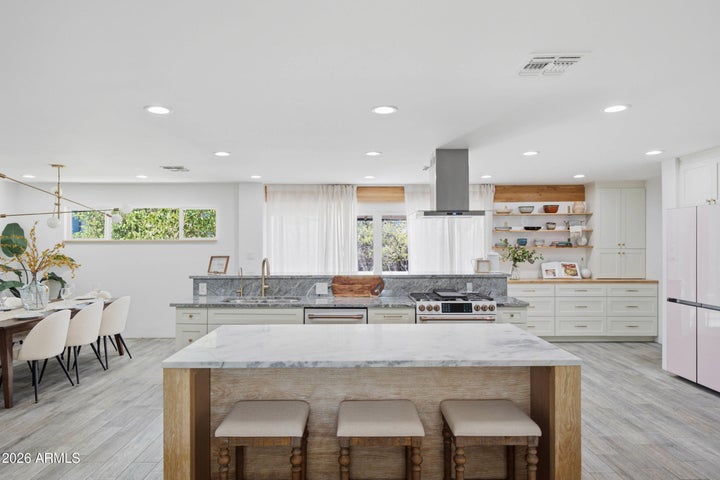 Kitchen / great room