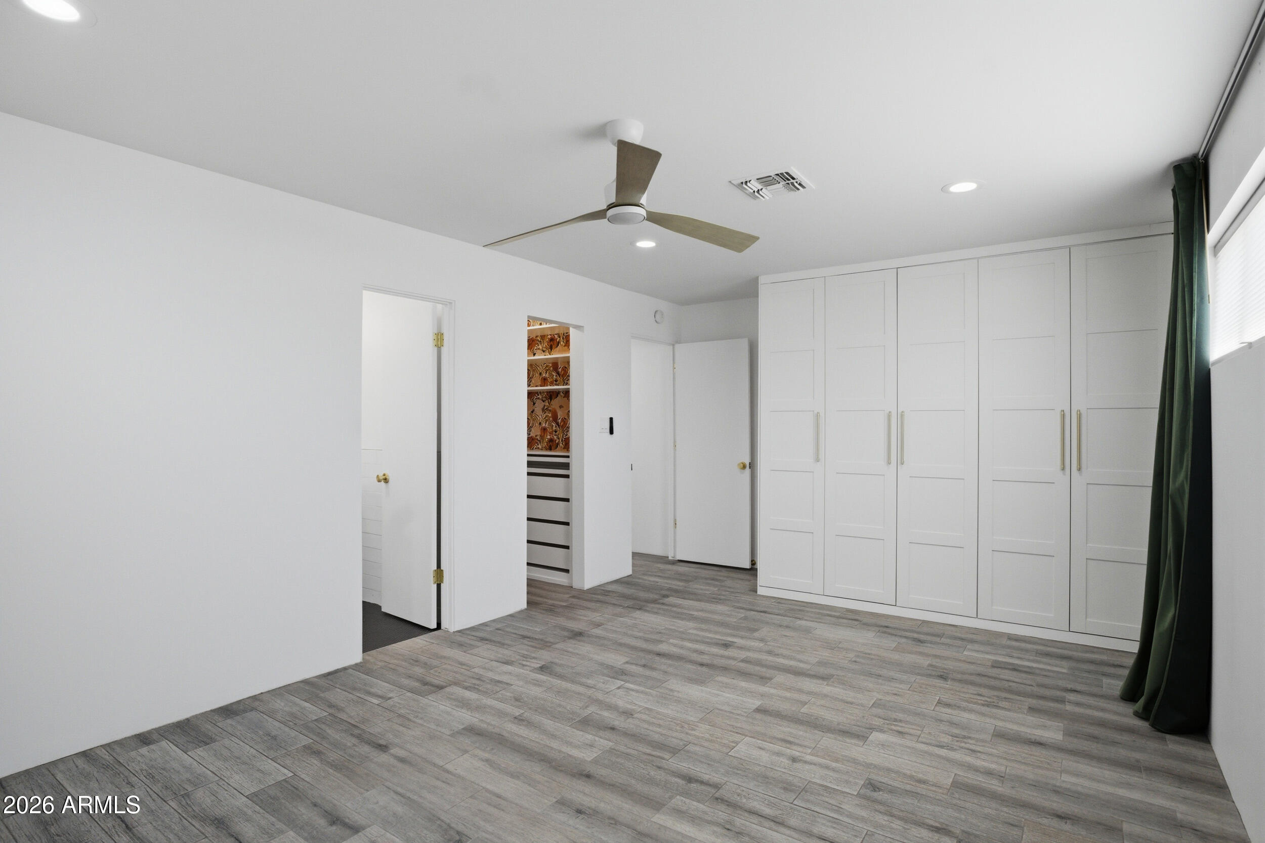 6128 N 16TH Place