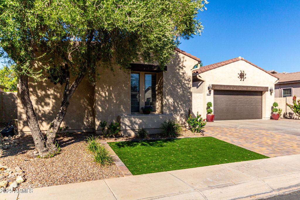 Photo of 5750 S Dragoon Drive, Chandler, AZ 85249 (MLS # 6926812)