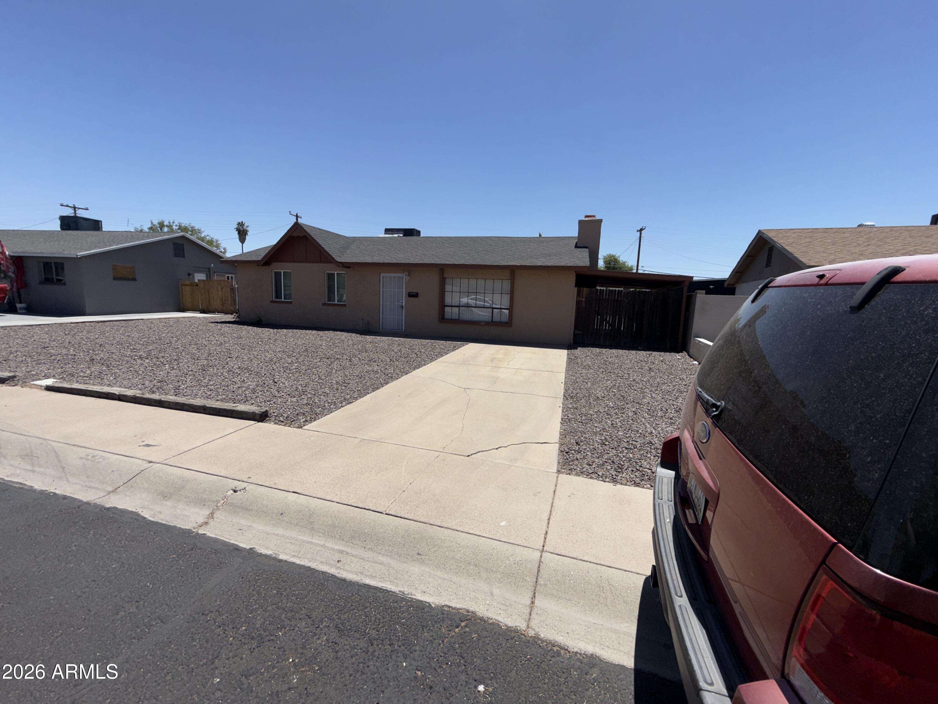 5929 W MULBERRY Drive
