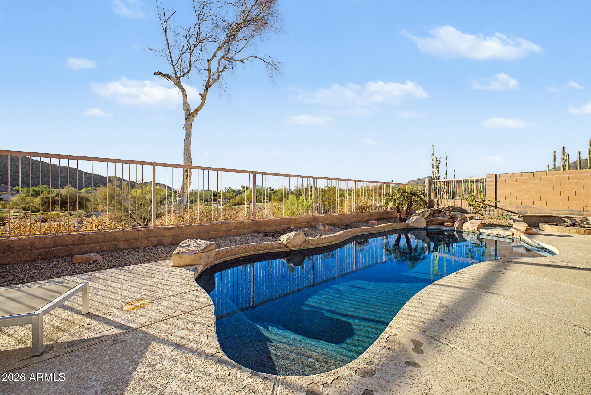 3060 N RIDGECREST -- 139