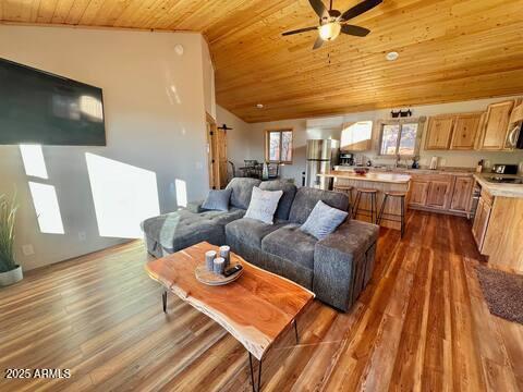 429 W MARY PATRICIA Drive