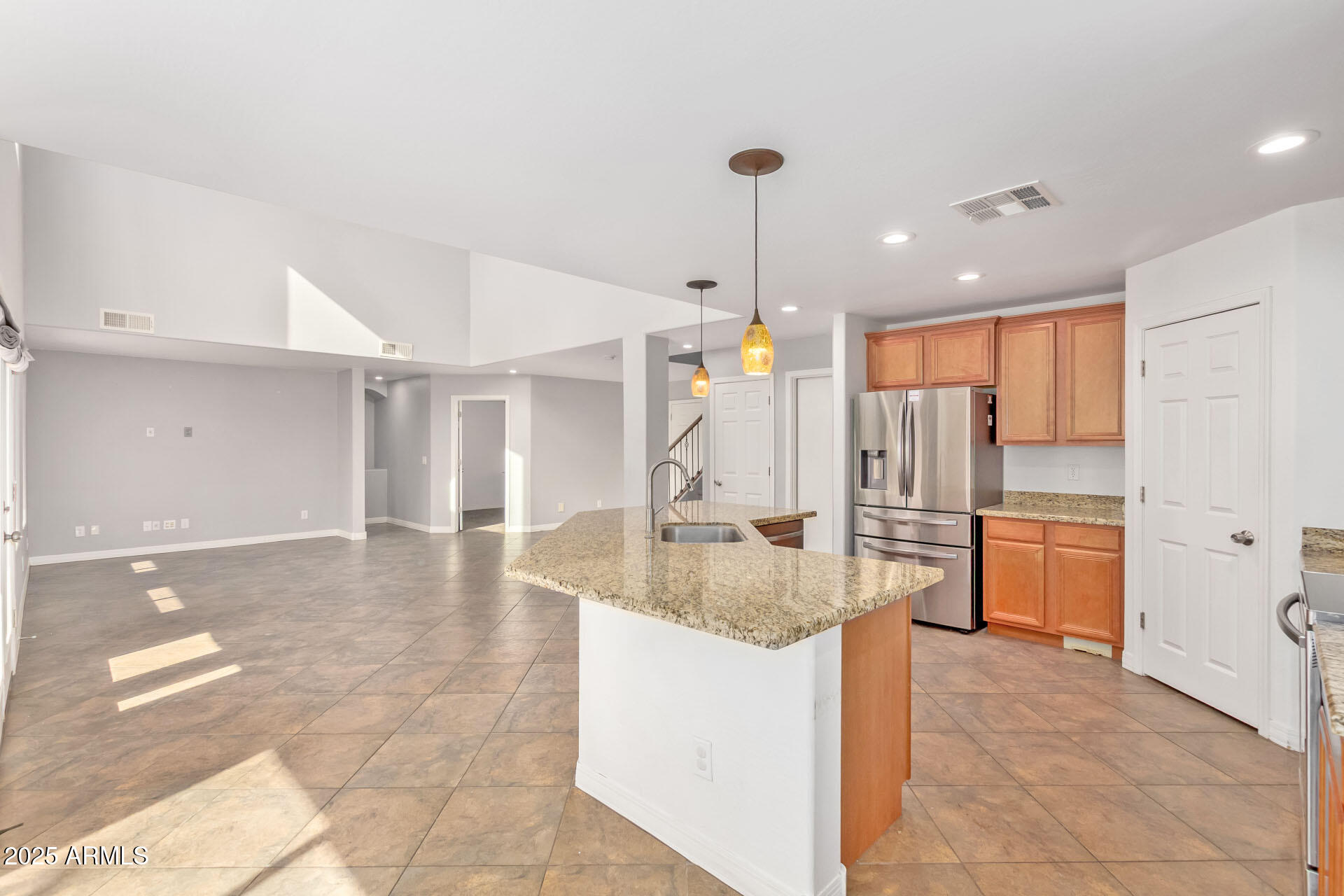 2179 E COCHISE Avenue