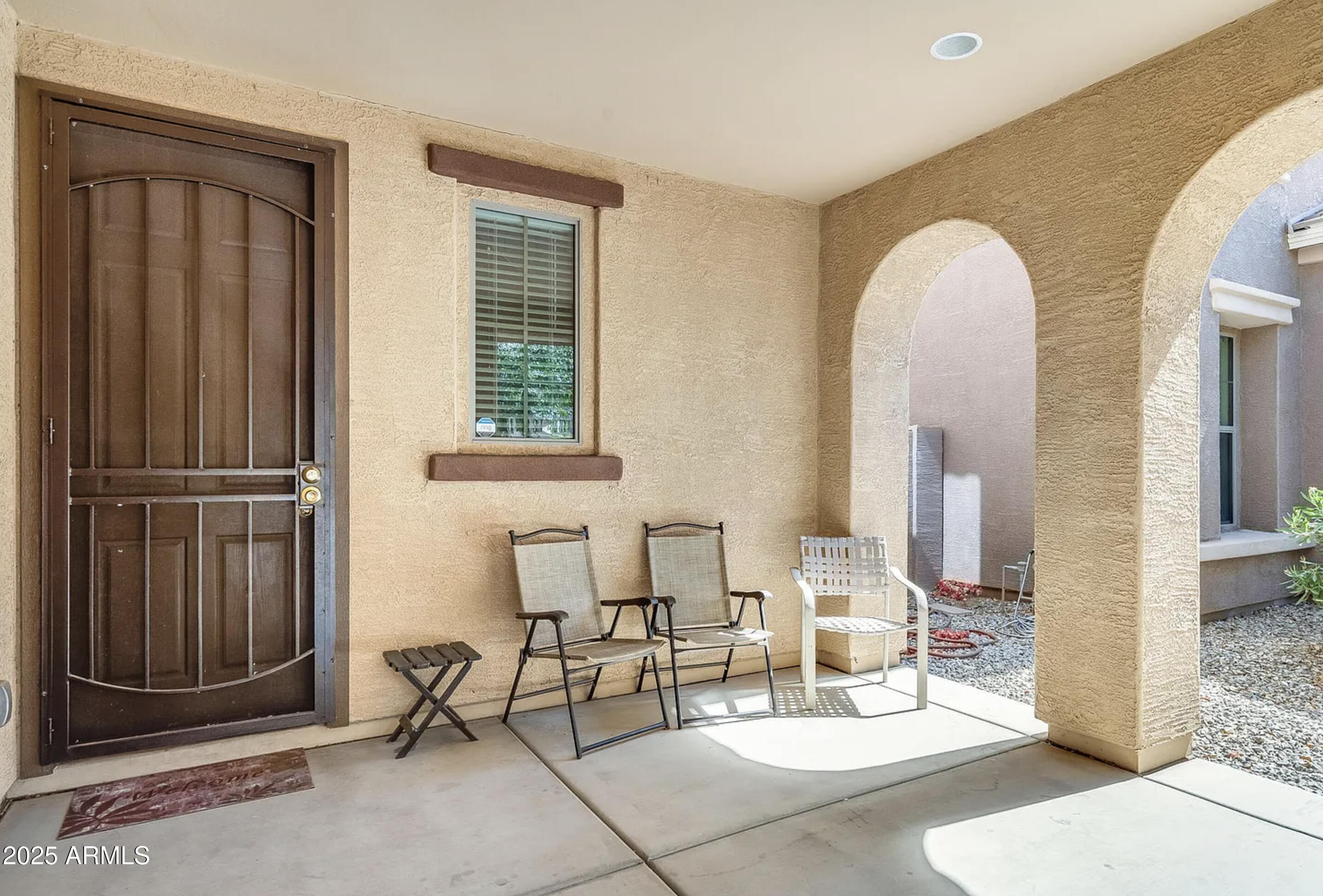 2542 W GABY Road