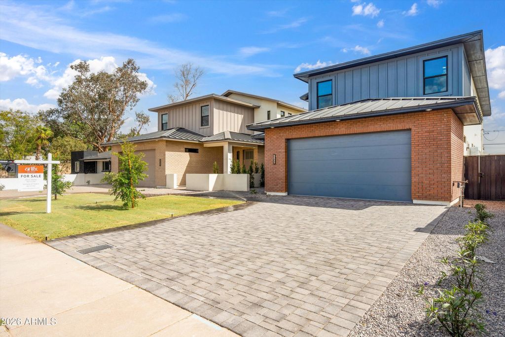 Photo of 5533 E Earll Drive, Phoenix, AZ 85018 (MLS # 6977300)