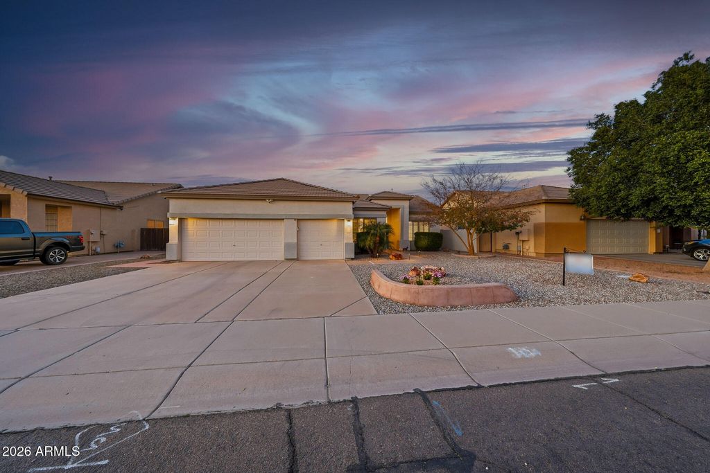 Photo of 214 E Spur Avenue, Gilbert, AZ 85296 (MLS # 6989255)