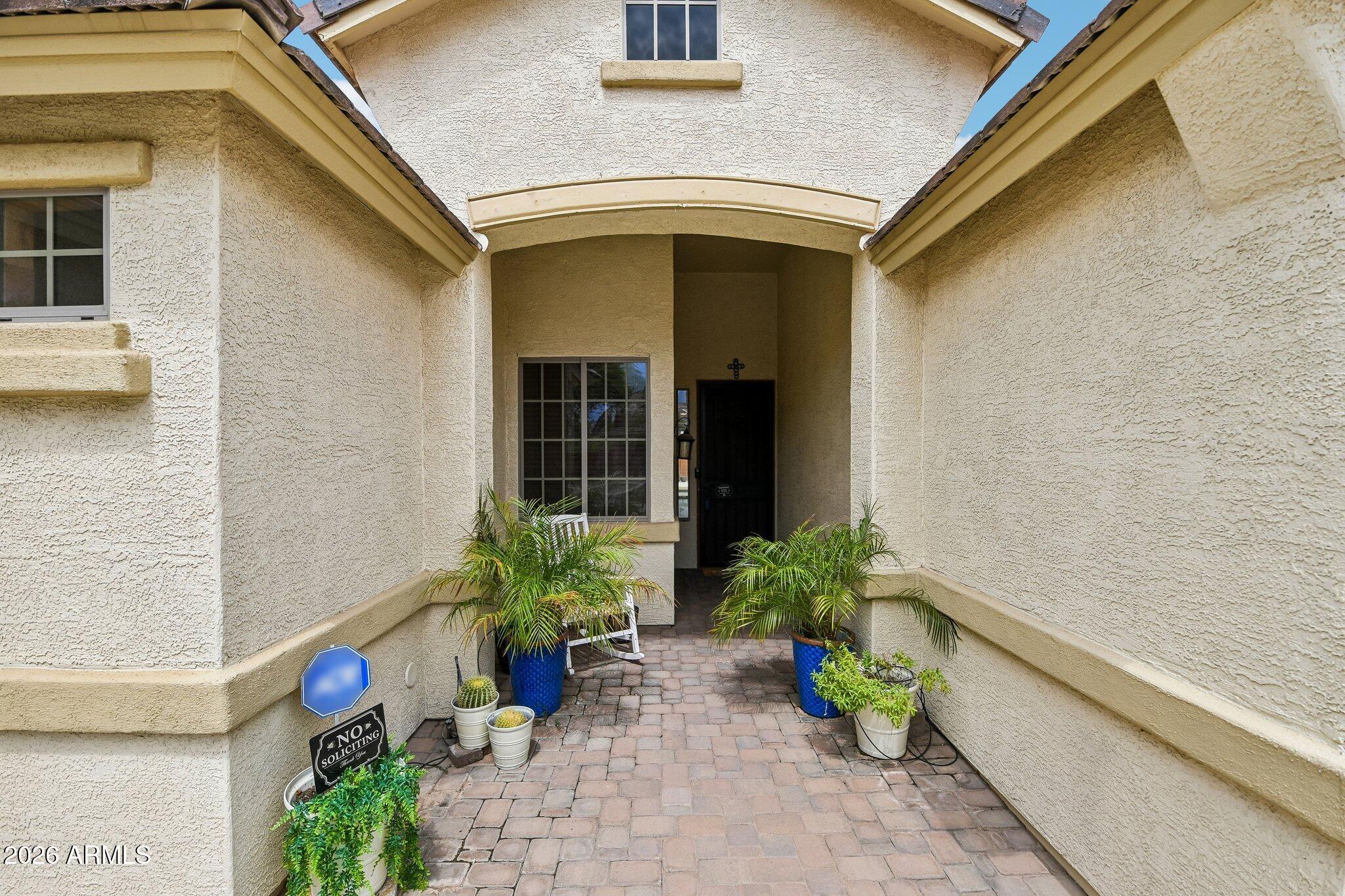 2801 E LINDRICK Drive
