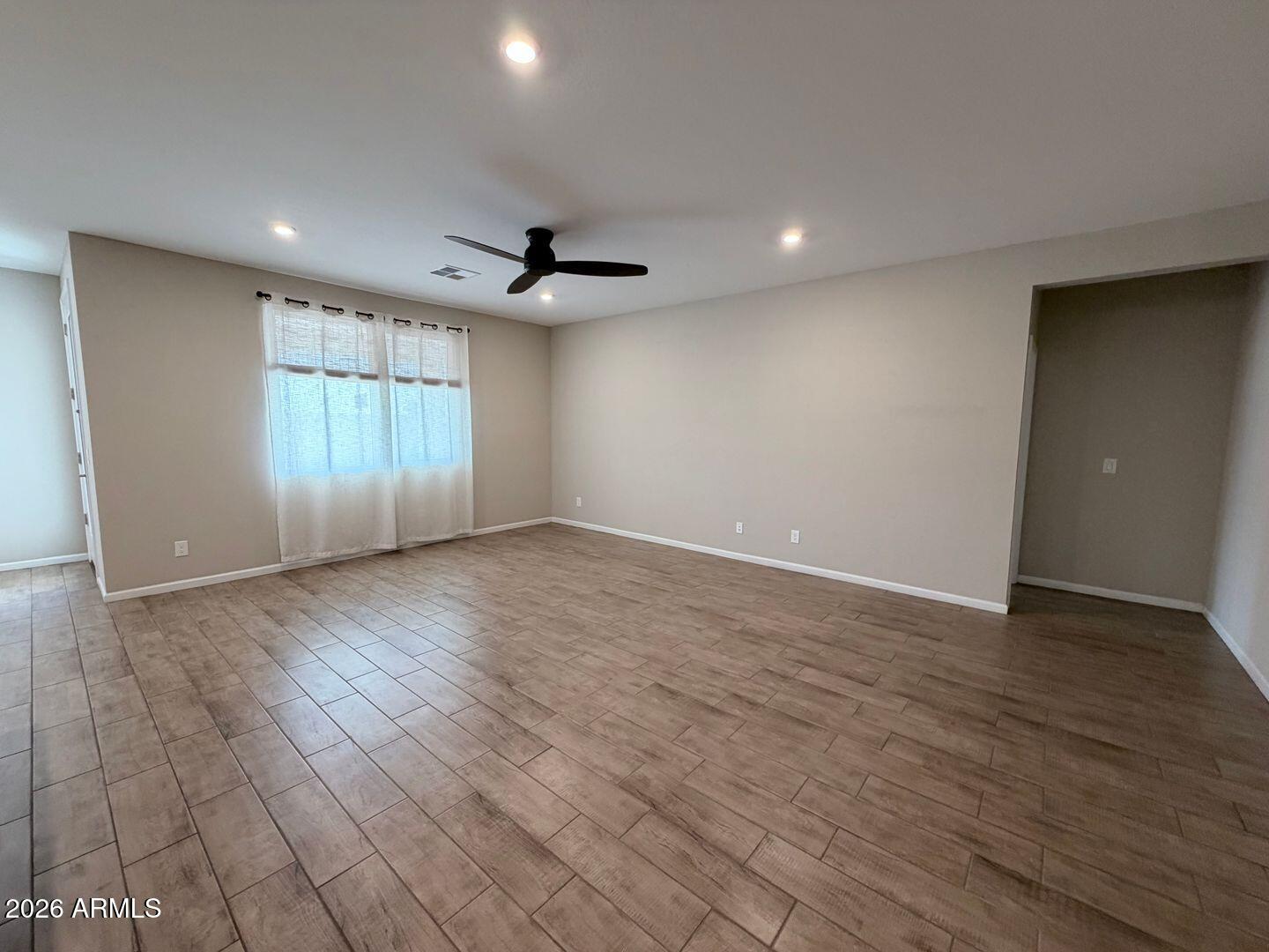 1997 E WETLEAF Place