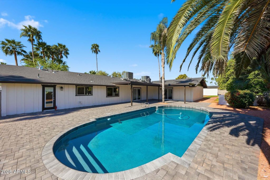 Photo of 5610 E Charter Oak Road, Scottsdale, AZ 85254 (MLS # 7002334)