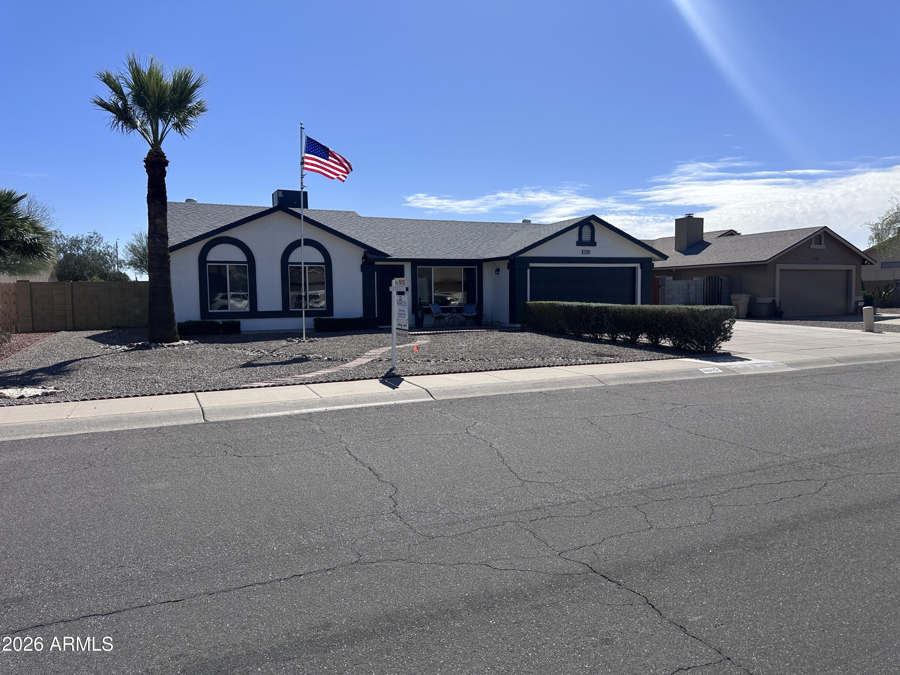 8615 W TOWNLEY Avenue