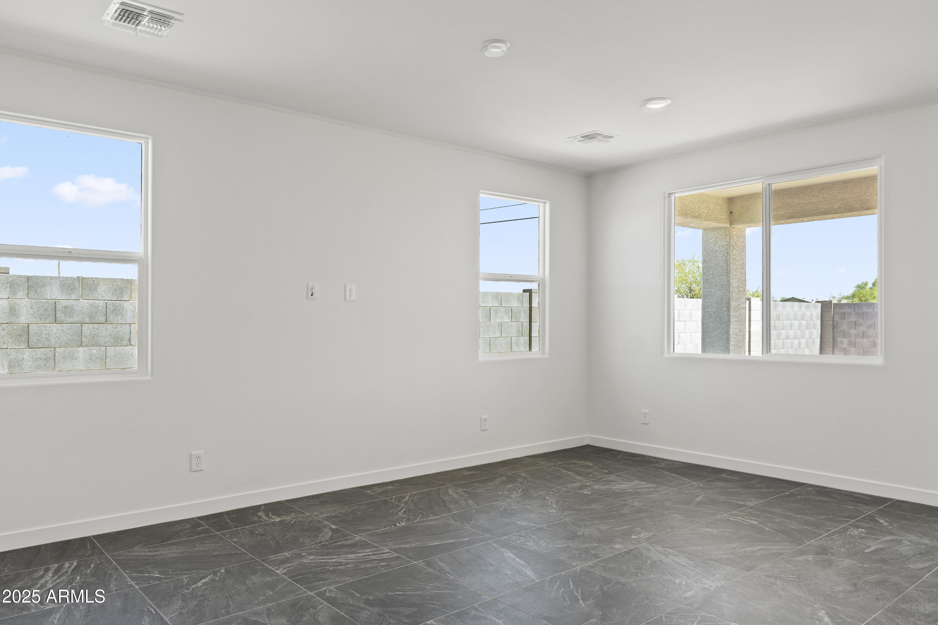 3105 W ROMANA Drive