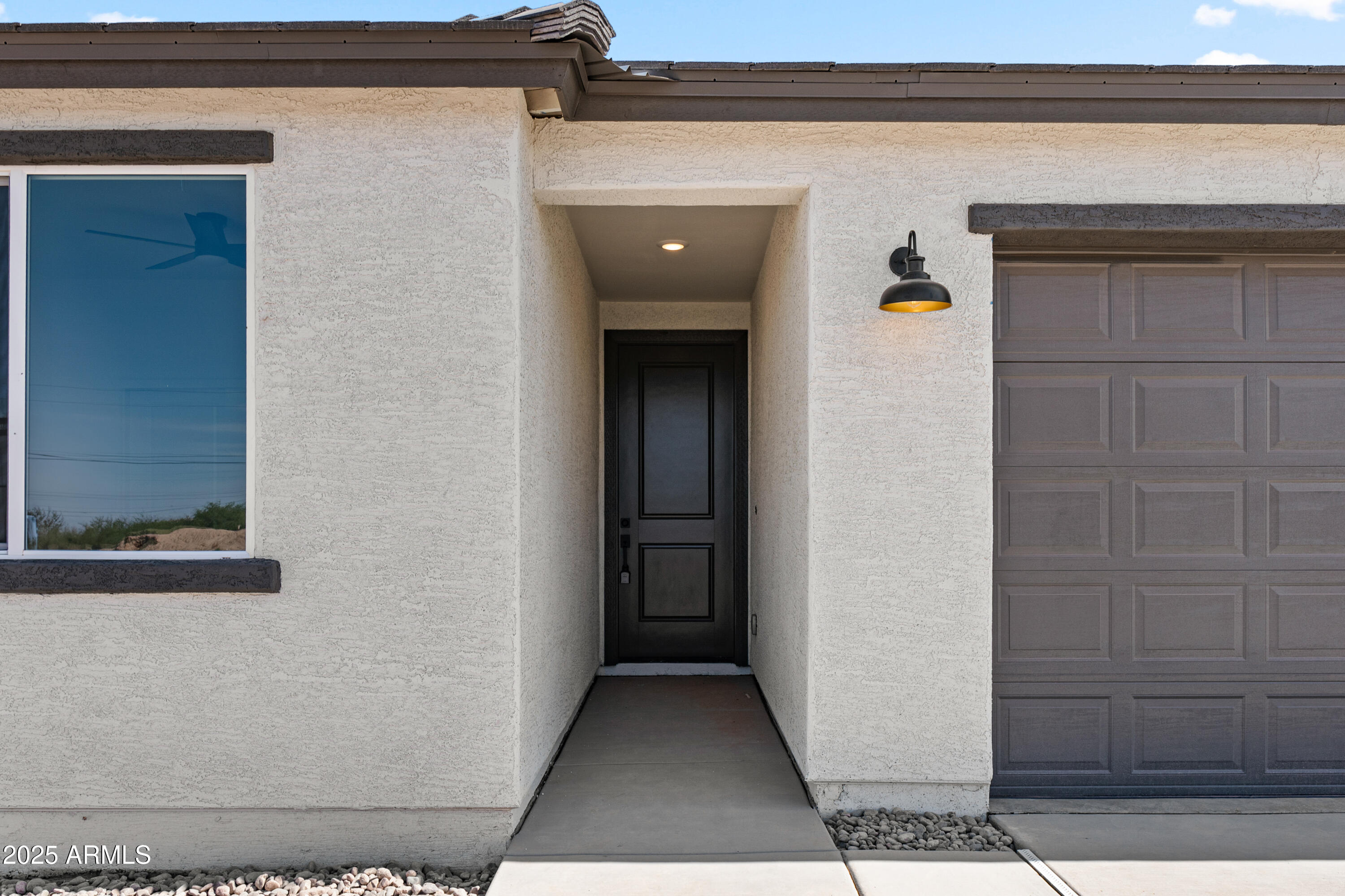 3105 W ROMANA Drive
