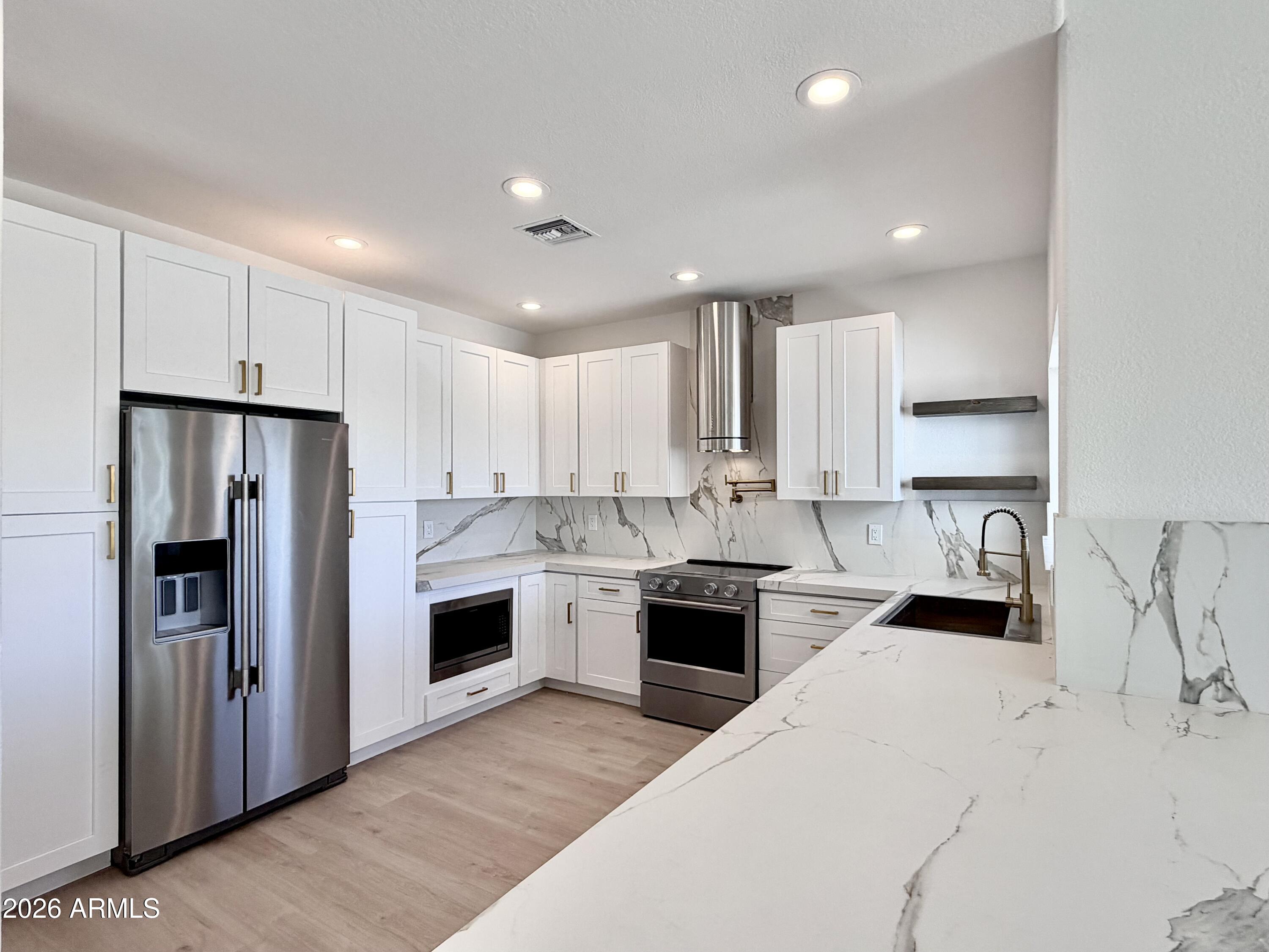 FOUNTAIN HILLS AZ FP 604C BLK 239 REPLAT - Residential