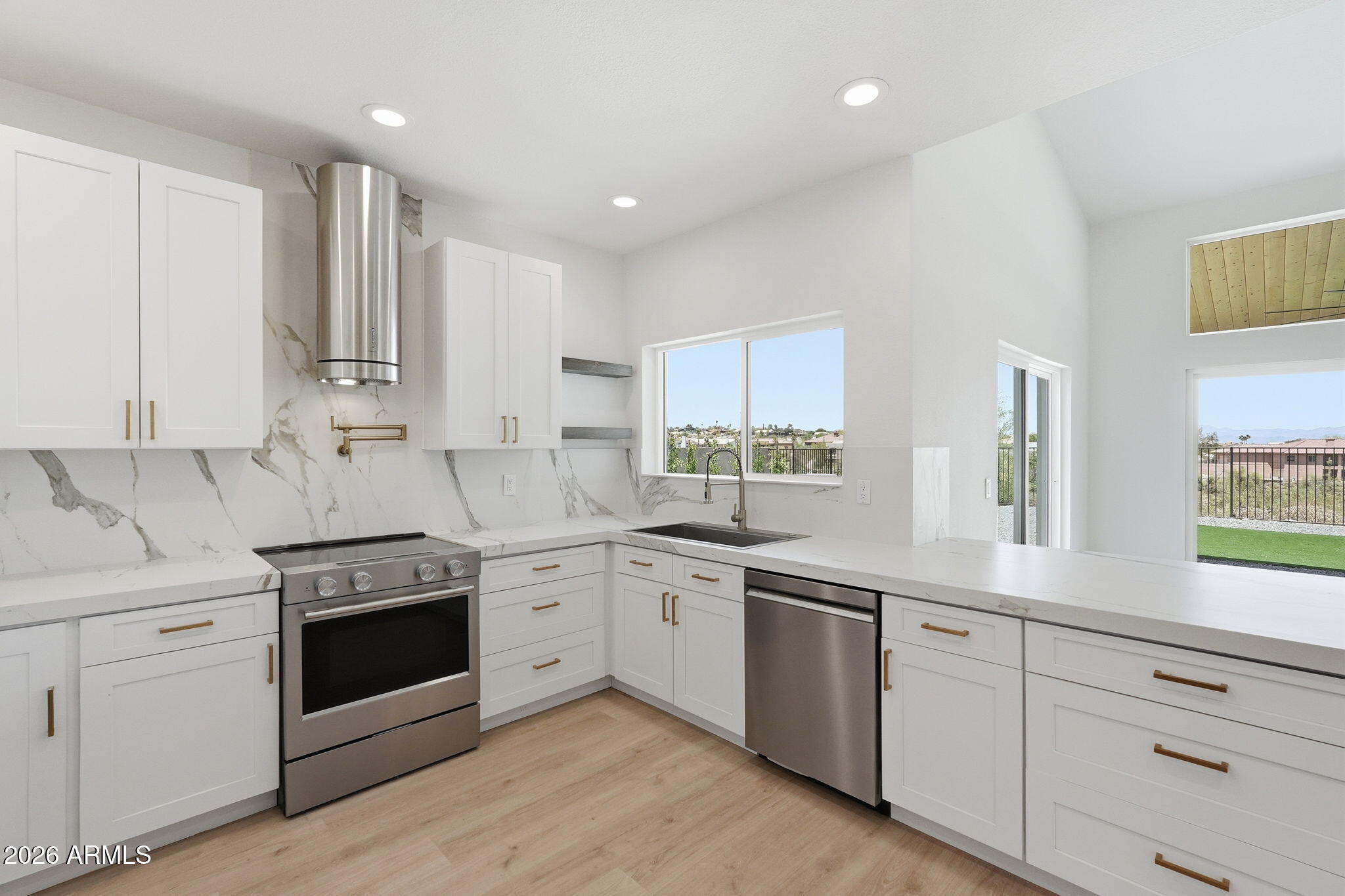 FOUNTAIN HILLS AZ FP 604C BLK 239 REPLAT - Residential