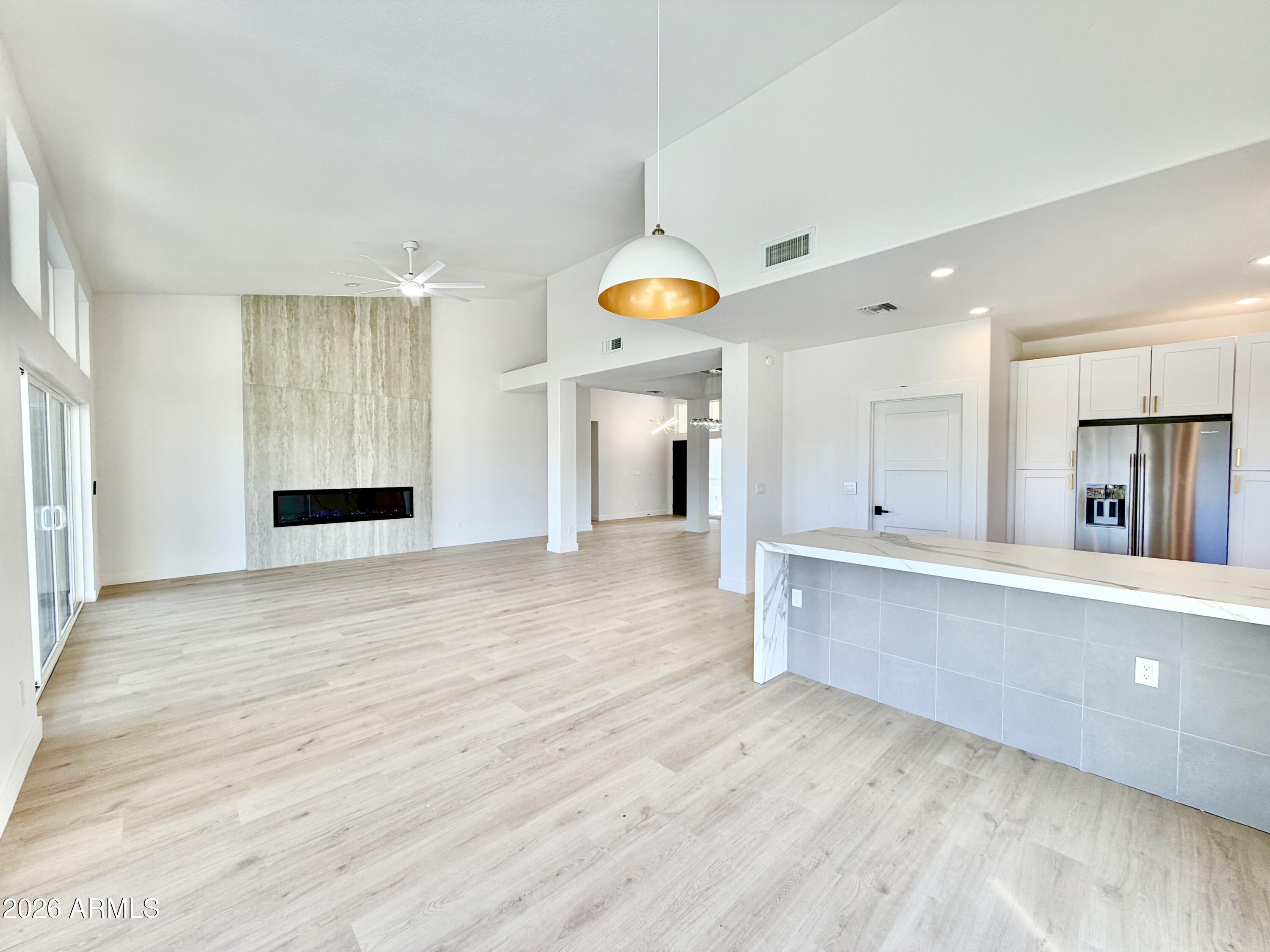 FOUNTAIN HILLS AZ FP 604C BLK 239 REPLAT - Residential