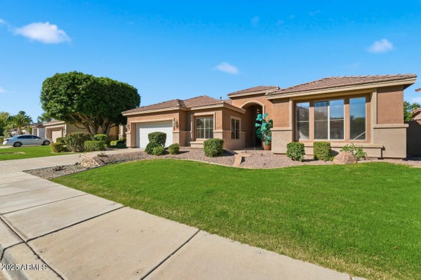 7180 W TRAILS DR, GLENDALE, AZ 85308 - Image 18237a4f49f35f4e61b7473e6ae3b068/141222874