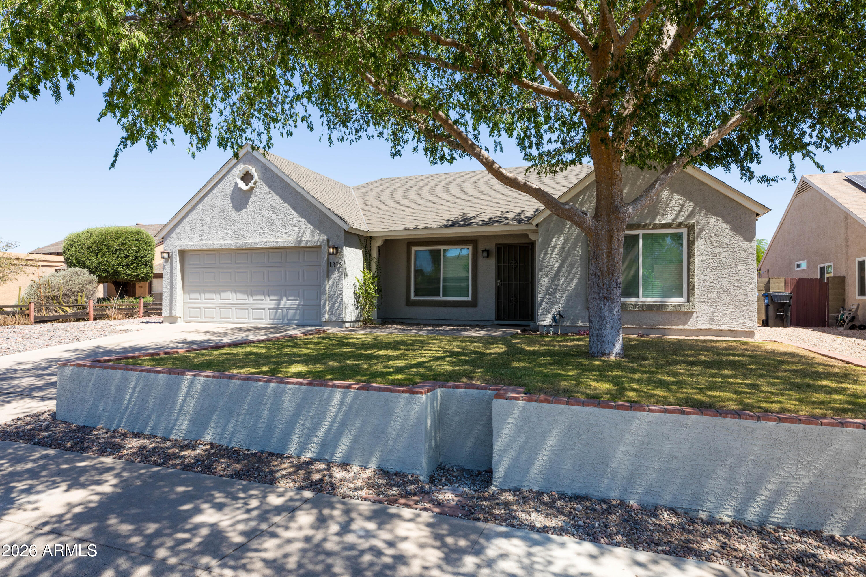 1314 E TOPEKA Drive