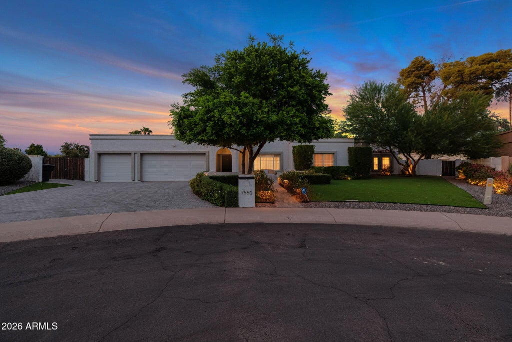 Photo of 7550 E Corrine Road, Scottsdale, AZ 85260 (MLS # 7079253)