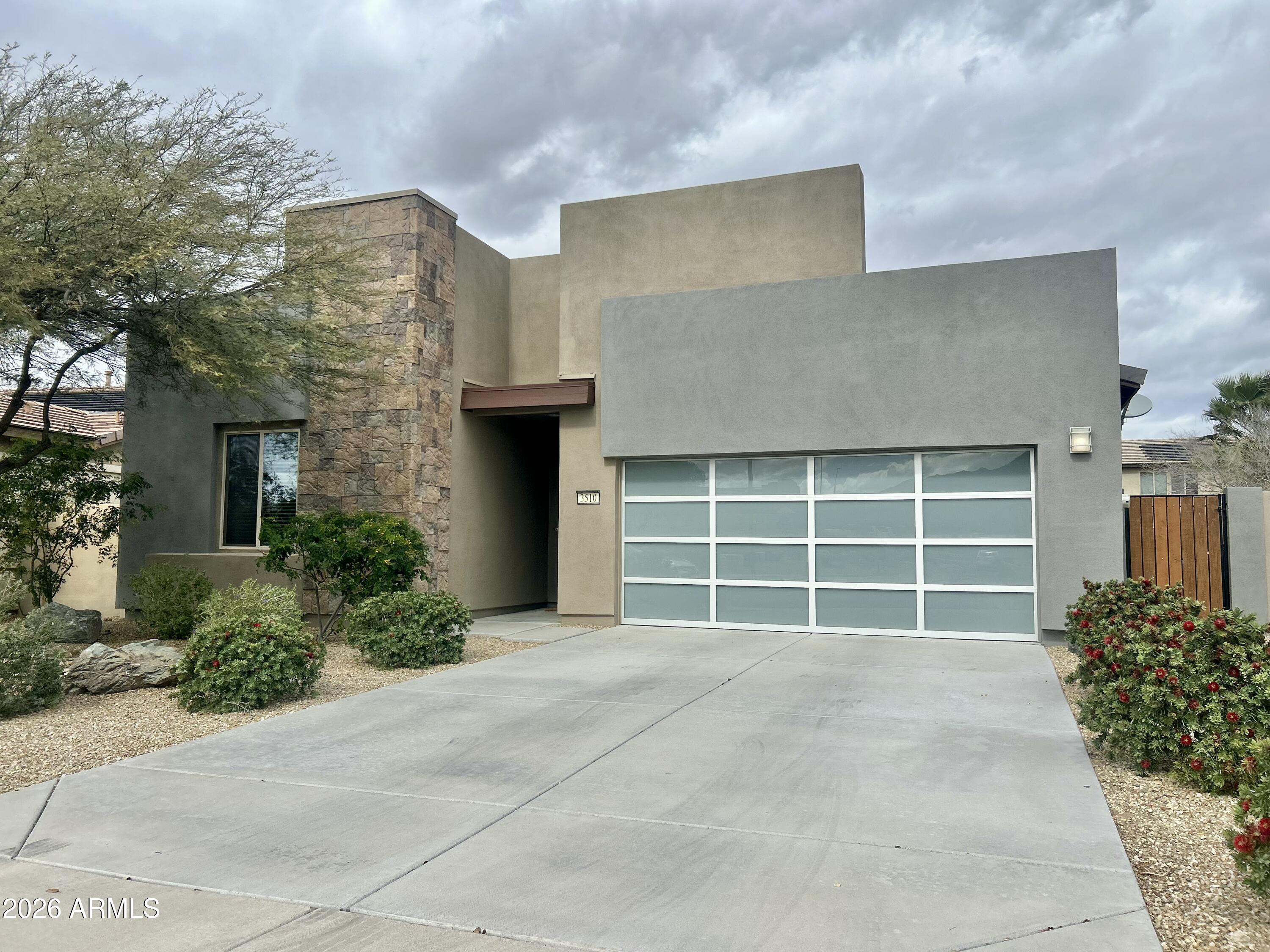 3510 E RAVENSWOOD Drive