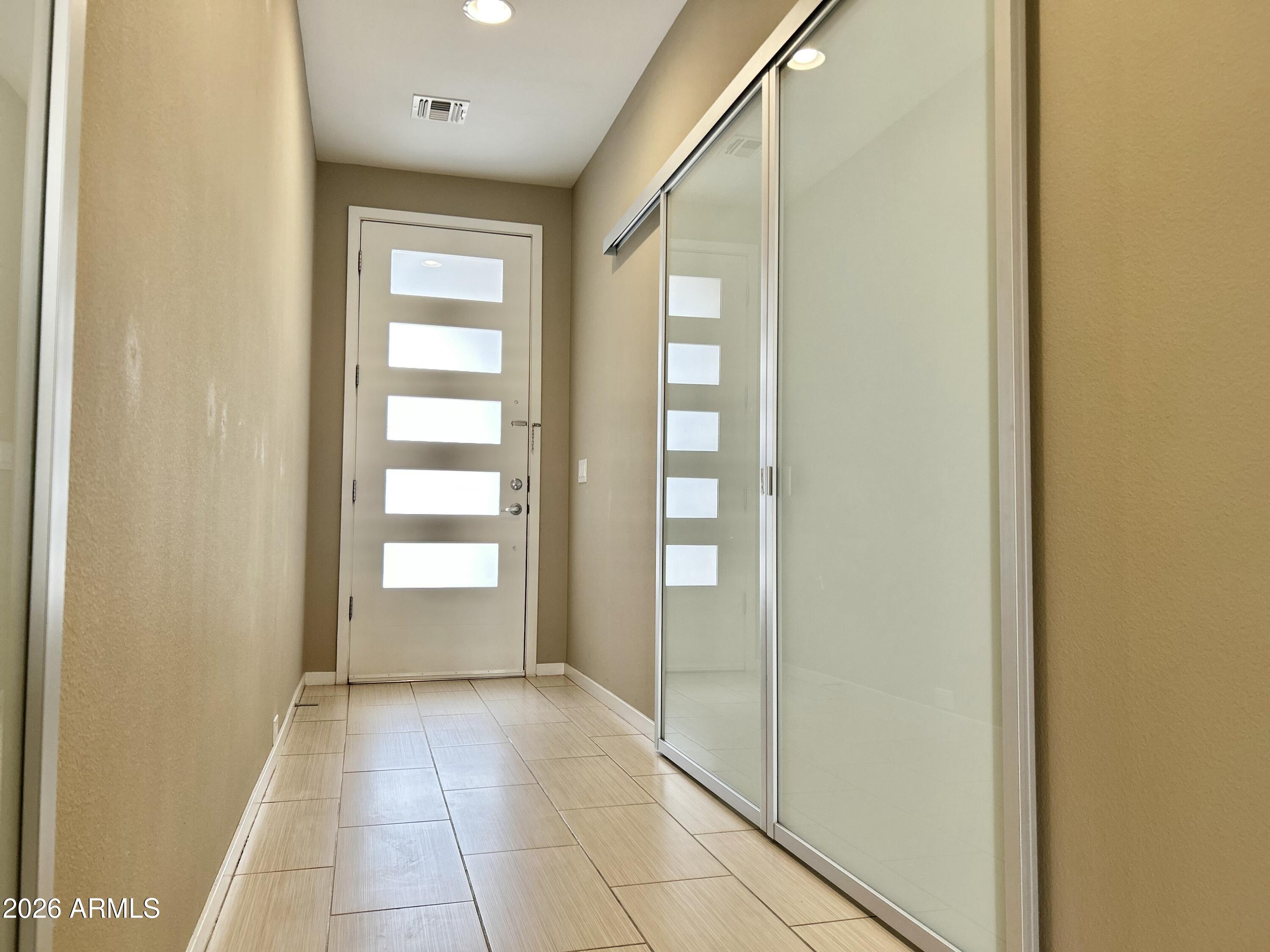 3510 E RAVENSWOOD Drive