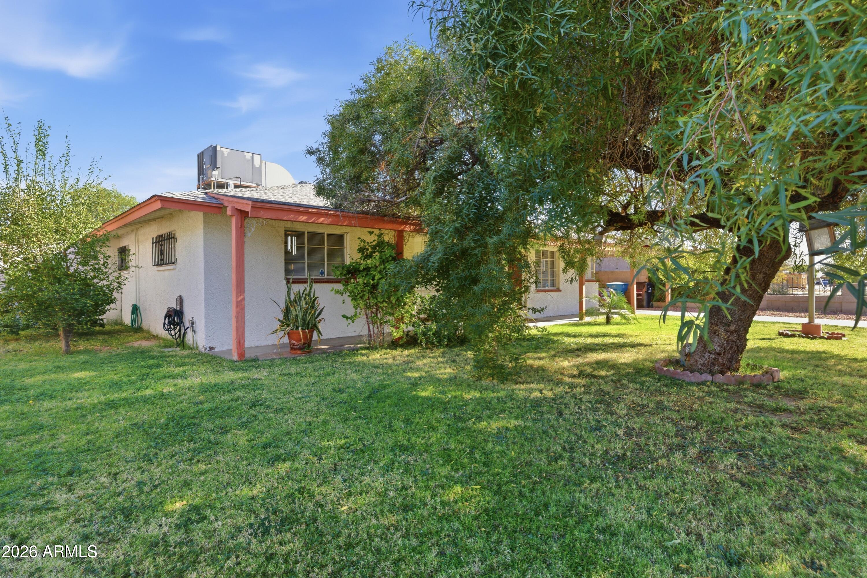 3322 W PIERSON Street