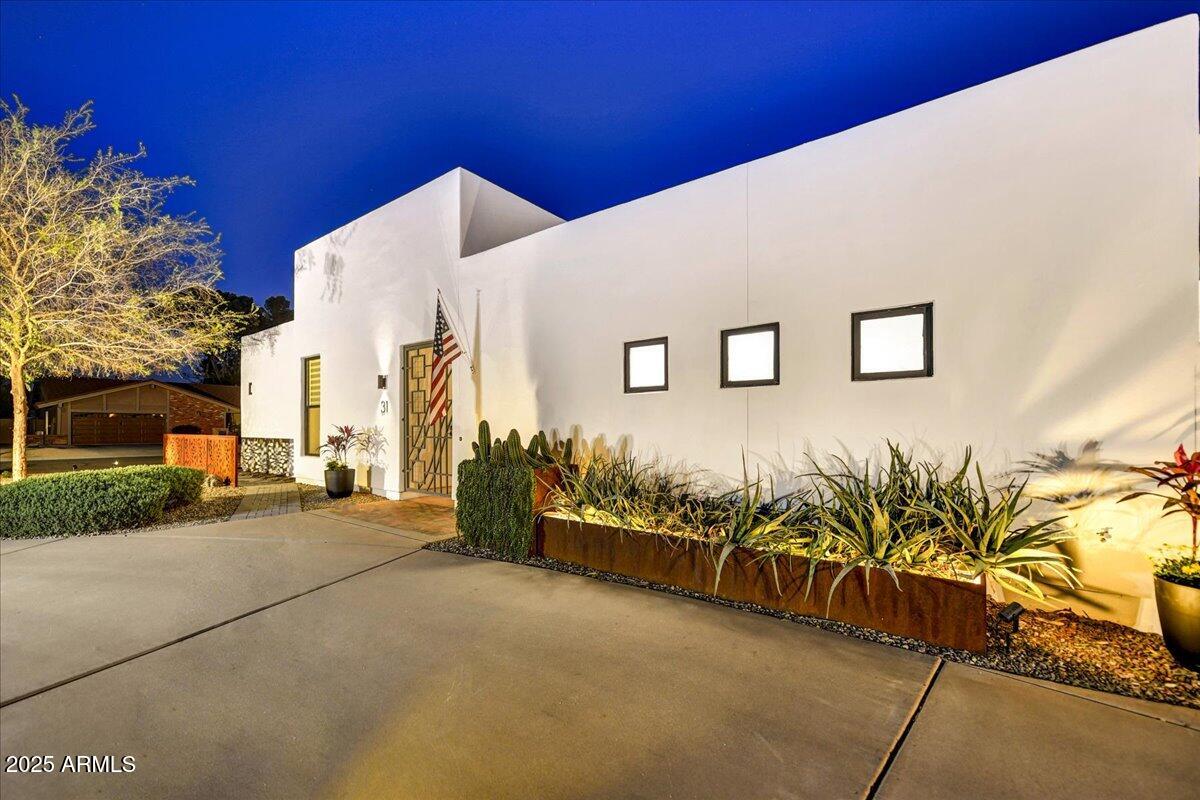 31 E BISHOP Drive