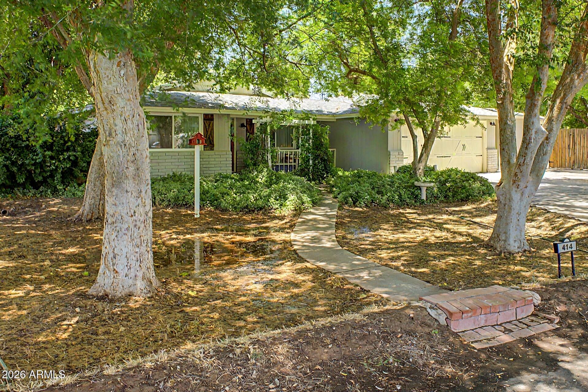 414 E HARVARD Avenue