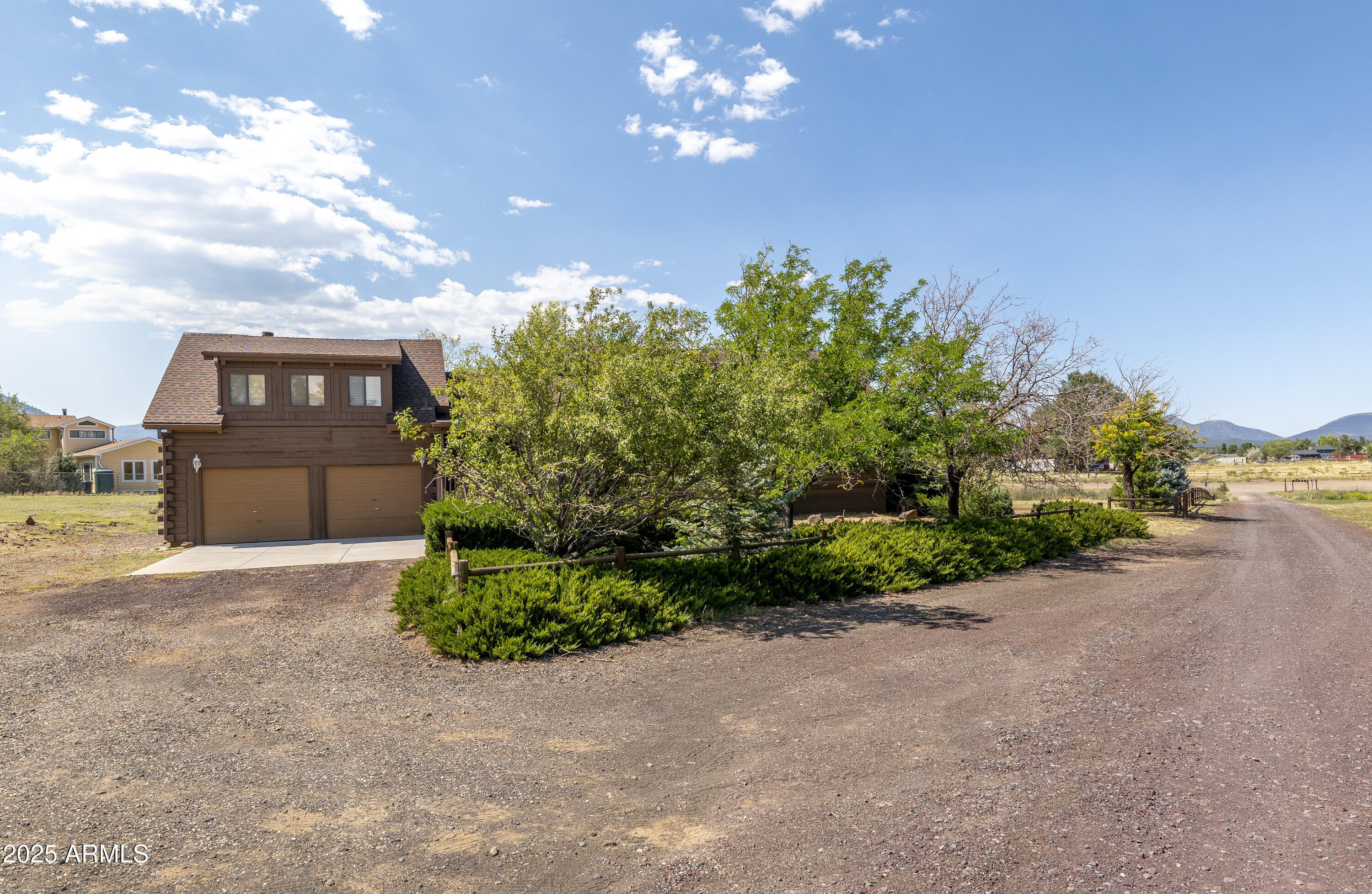 8200 CAROLYN Lane