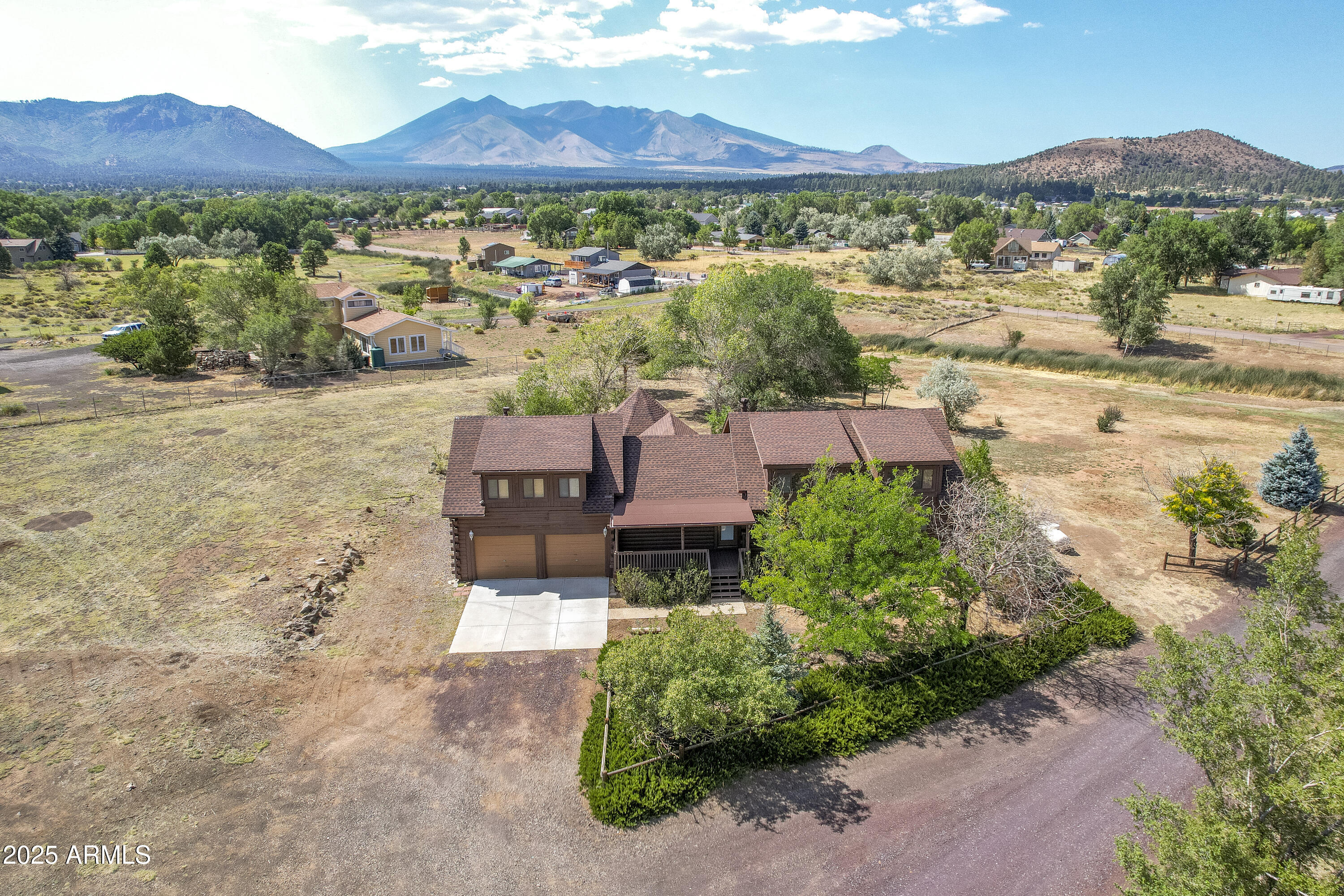 8200 CAROLYN Lane