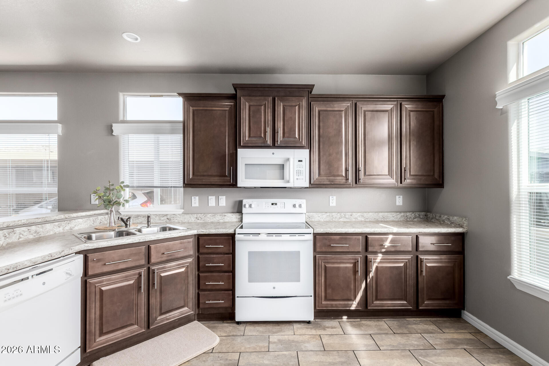 650 N Hawes Road 3622