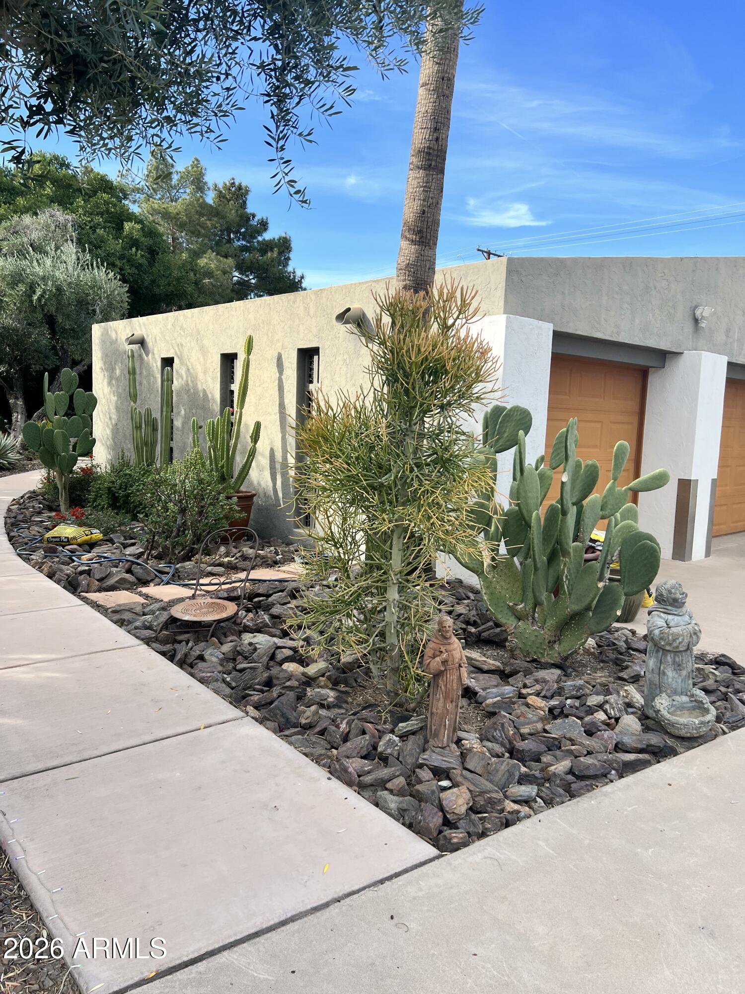 860 W MOUNTAIN VIEW Drive